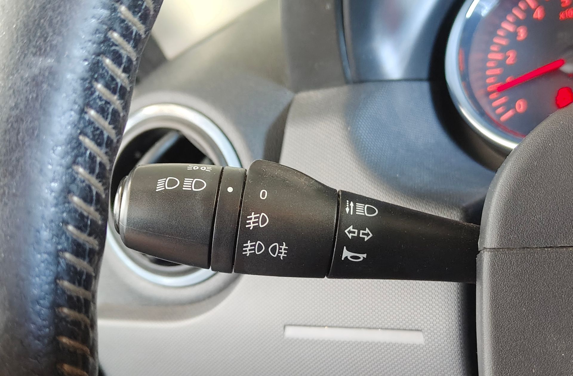 Dacia Duster Laureate dCi 4x2 - foto 19