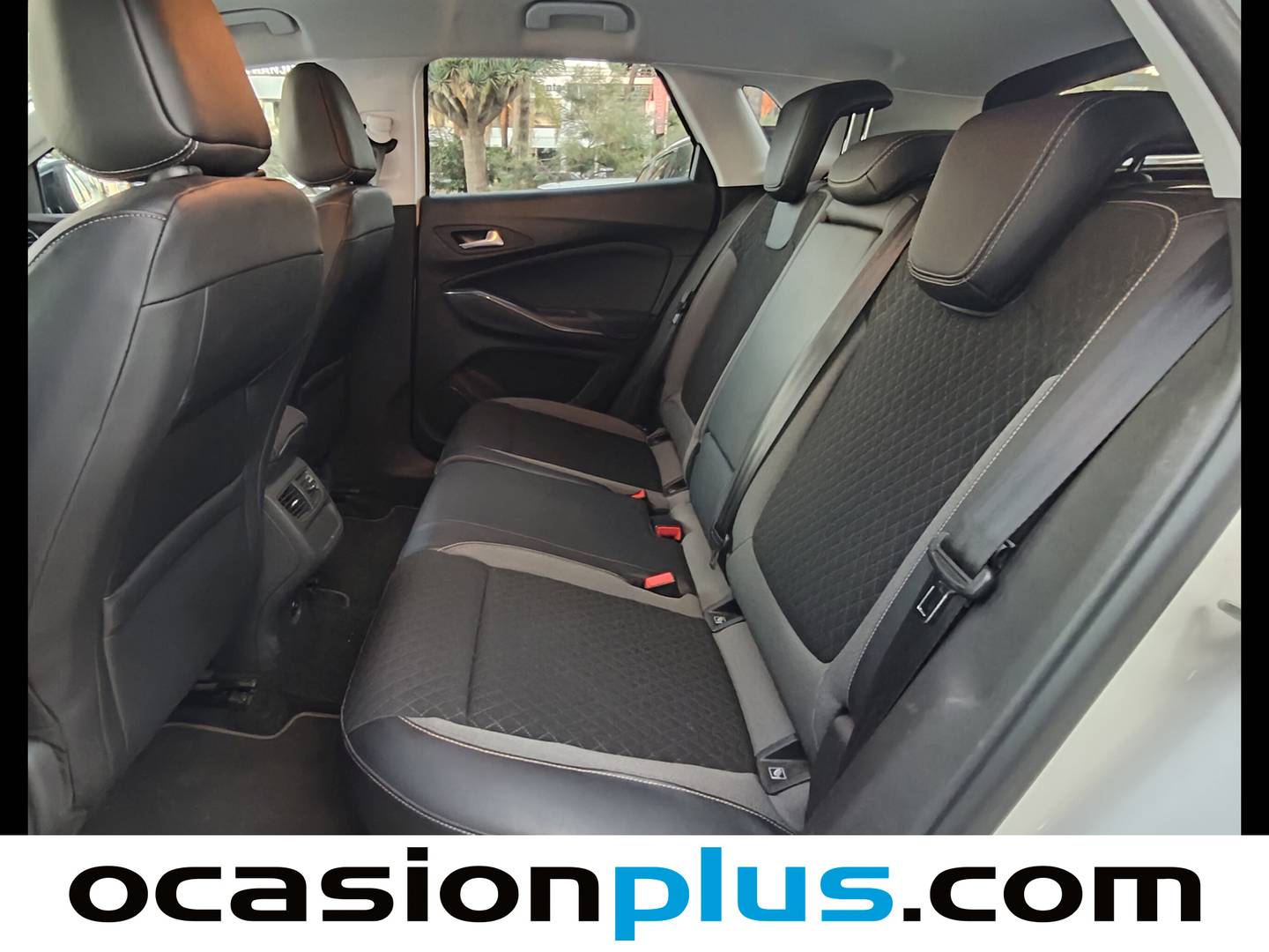 Foto asientos traseros Opel Grandland X Opel Grandland X 1.2 Turbo 120 Aniversario (130 CV)