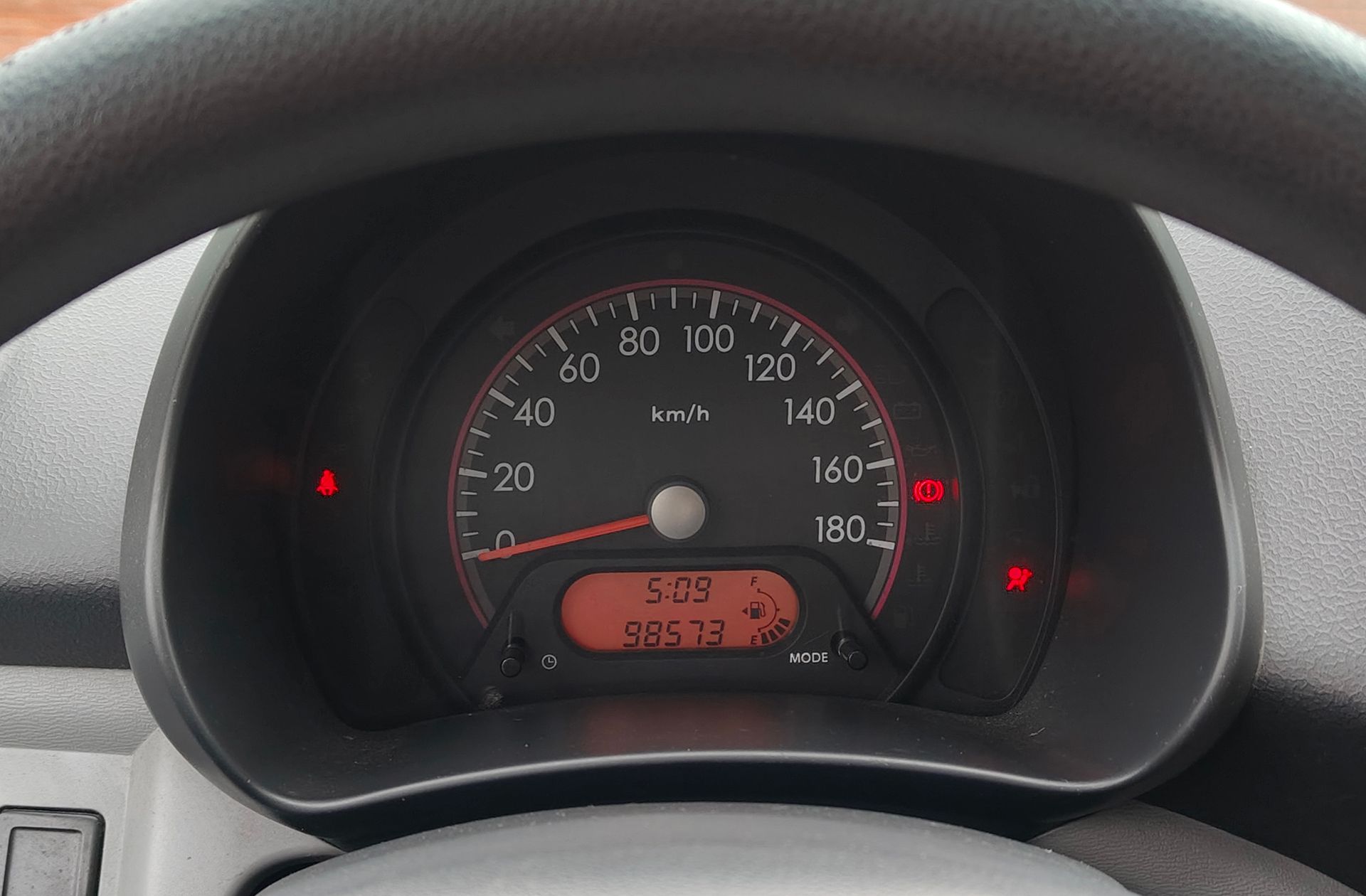 Nissan Pixo 1.0G Visia - foto 19