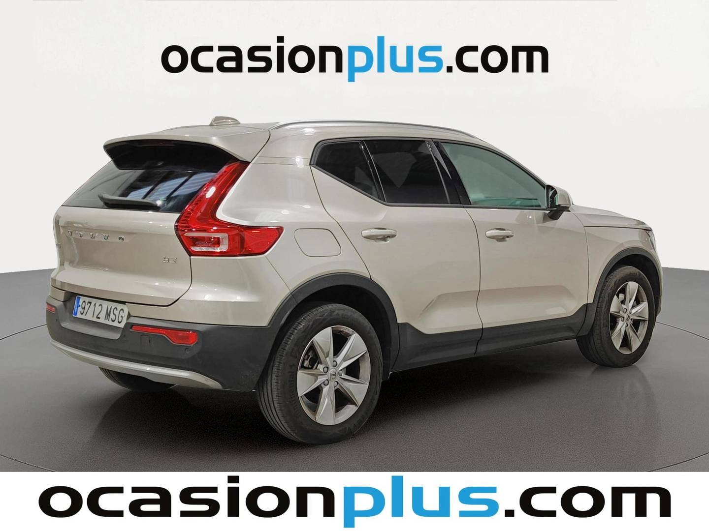 Foto trasera Volvo XC40 Volvo XC40 B3 Gasolina Mild hybrid Core Auto (163 CV) izquierda