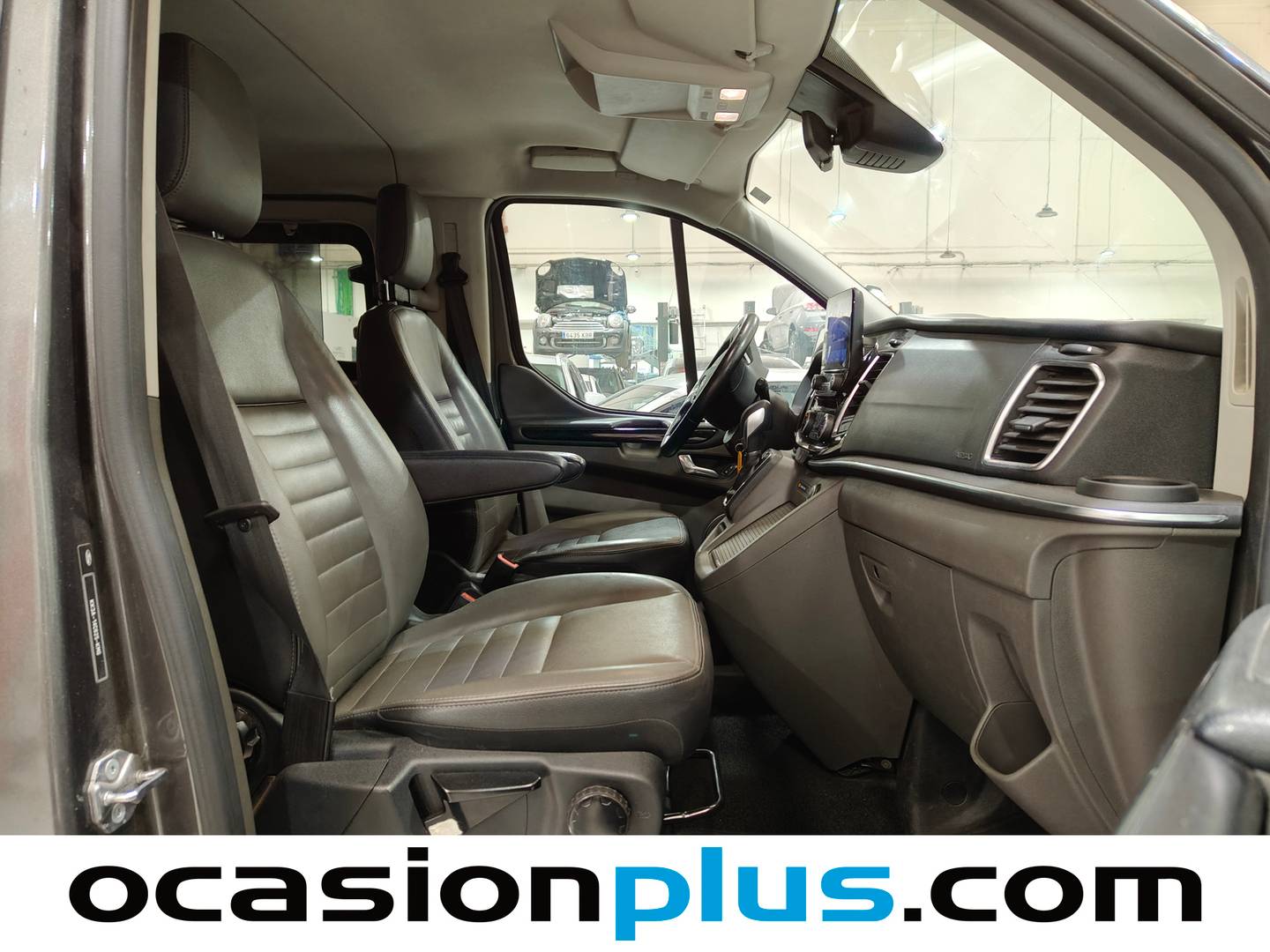 Foto Ford Tourneo Custom Ford Tourneo Custom 2.0 Ecoblue L1 Titanium Auto (185 CV) 7 Plazas siete plazas