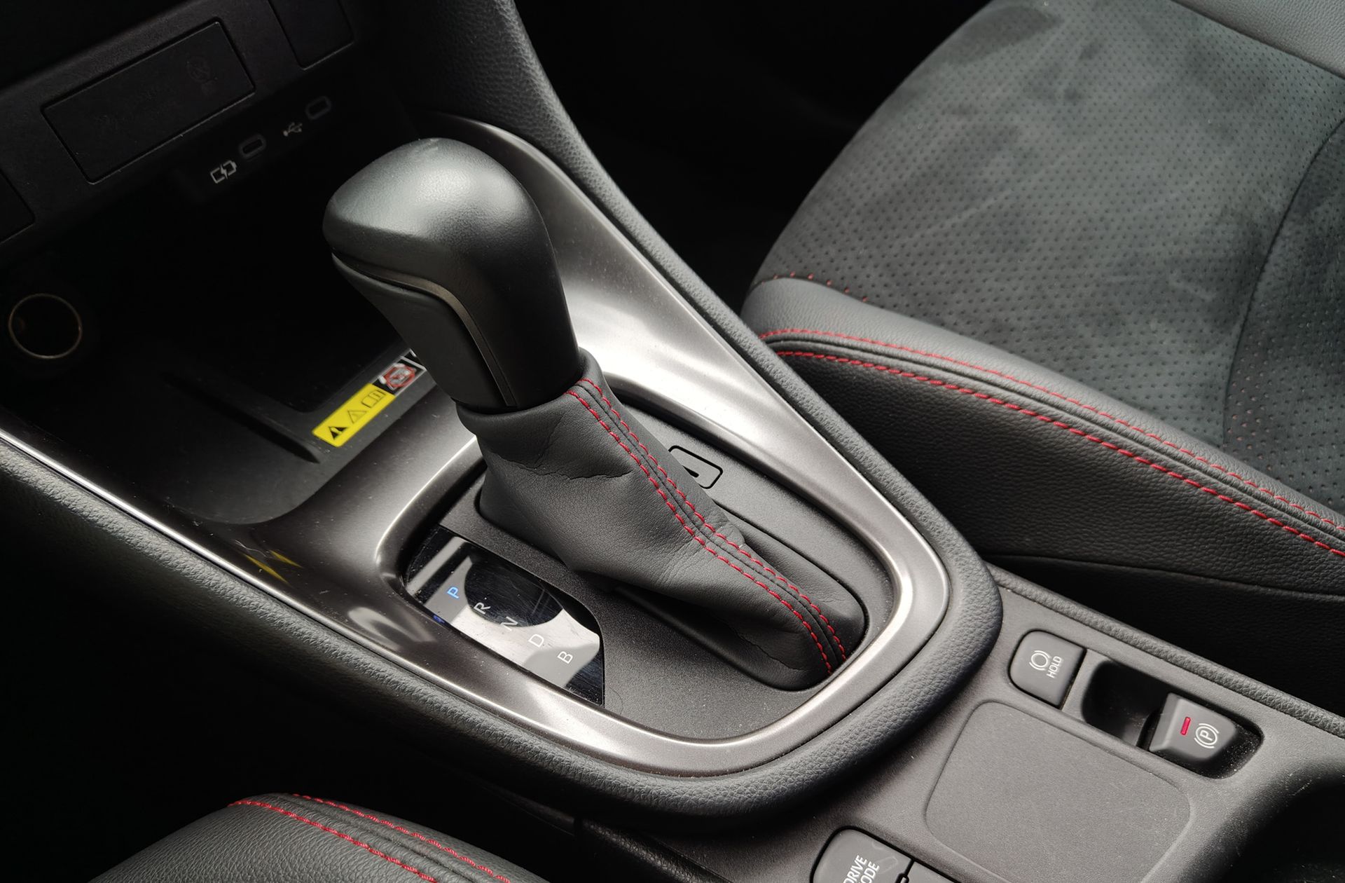 Toyota Yaris 130H GR Sport Plus - foto 5