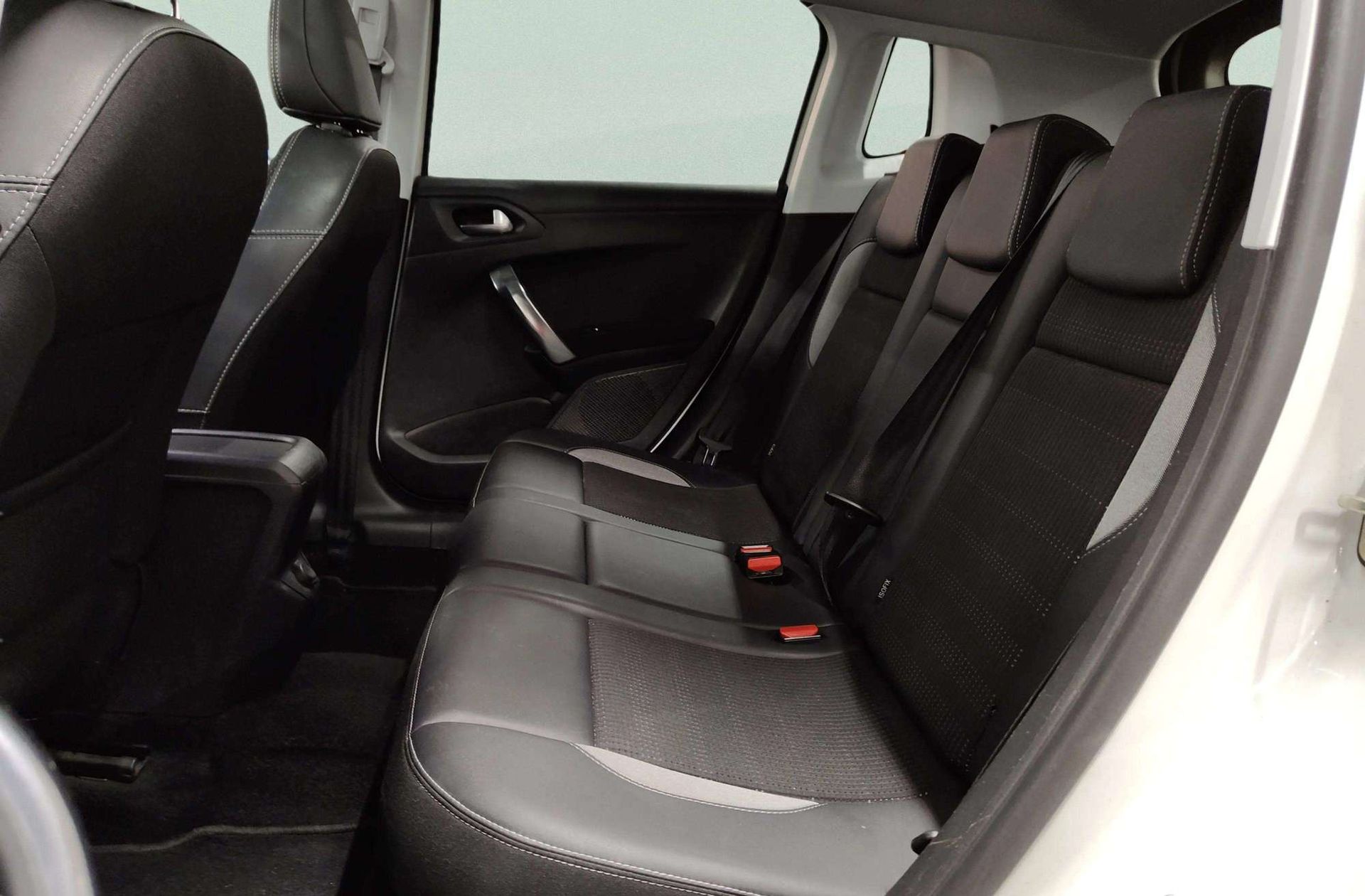 Peugeot 2008 BlueHDi 120 Allure - foto 14