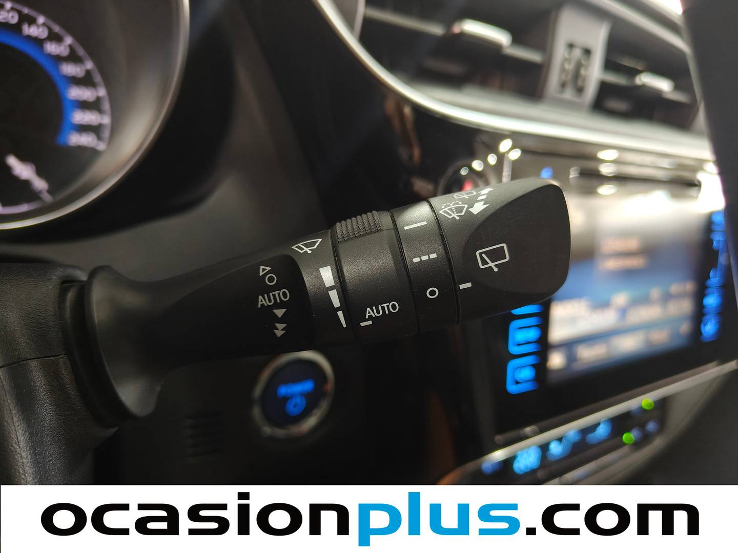 Equipamiento del Toyota Auris Toyota Auris 140H Hybrid Feel! Edition (136 CV)