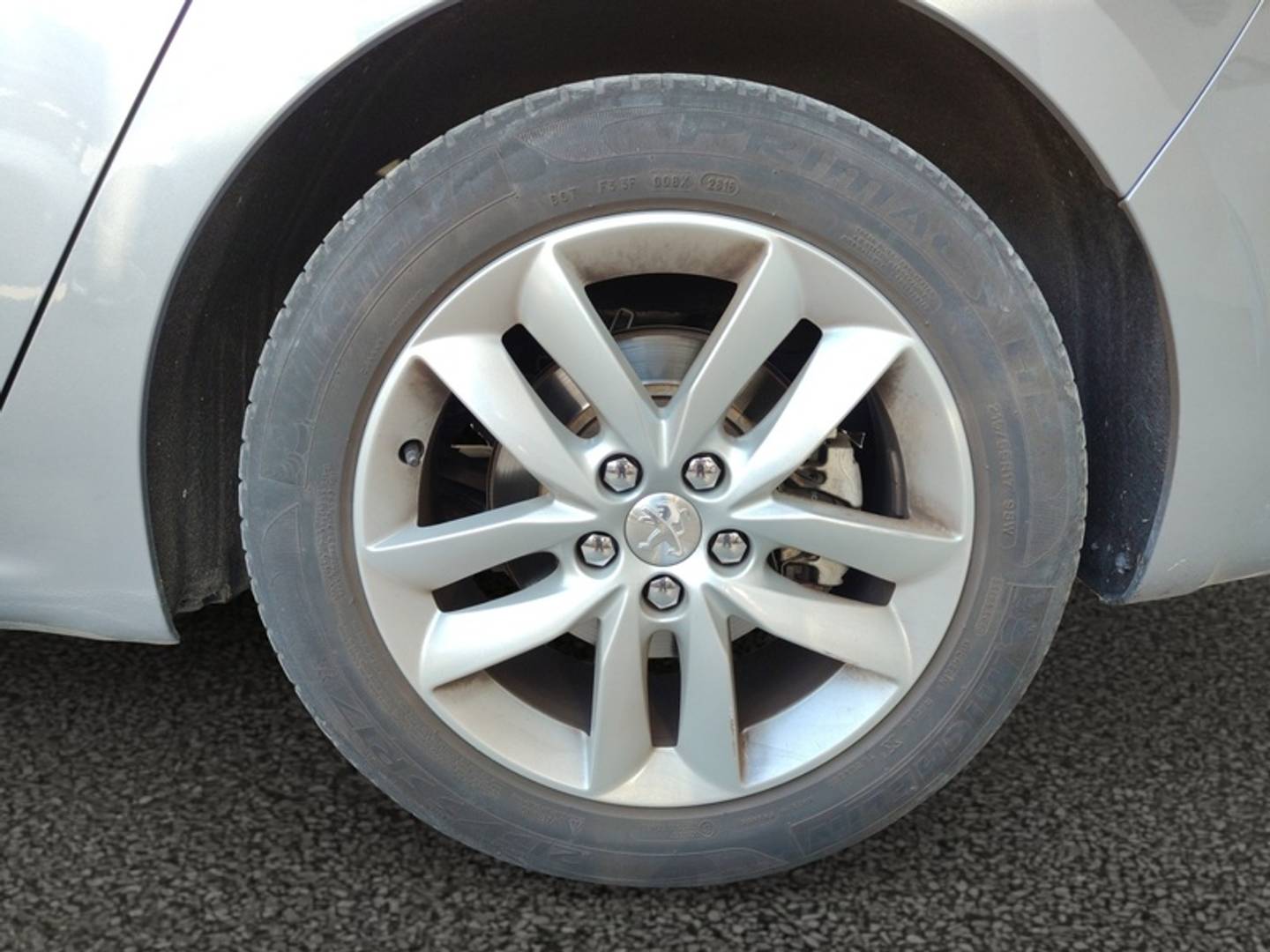 Foto Peugeot 508 Peugeot 508 SW Peugeot 508 SW 1.6 BlueHDI Active 88 kW (120 CV)