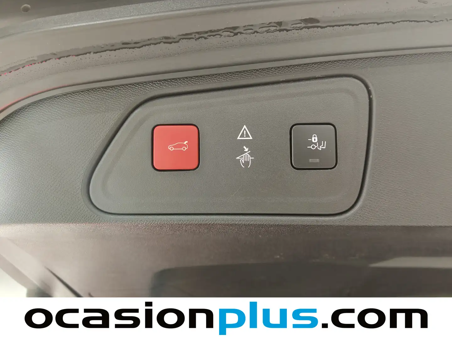 Foto Peugeot 3008 Peugeot 3008 BlueHDI 130 S&S GT Line EAT8 (130 CV)