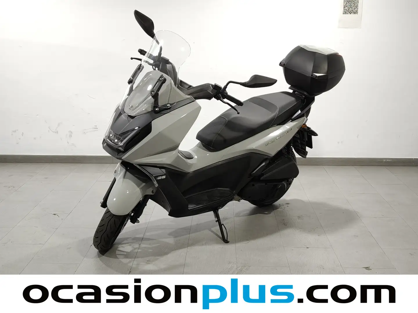 Foto Kymco Sky Town 125 ABS KYMCO Sky Town 125 ABS (11 CV)