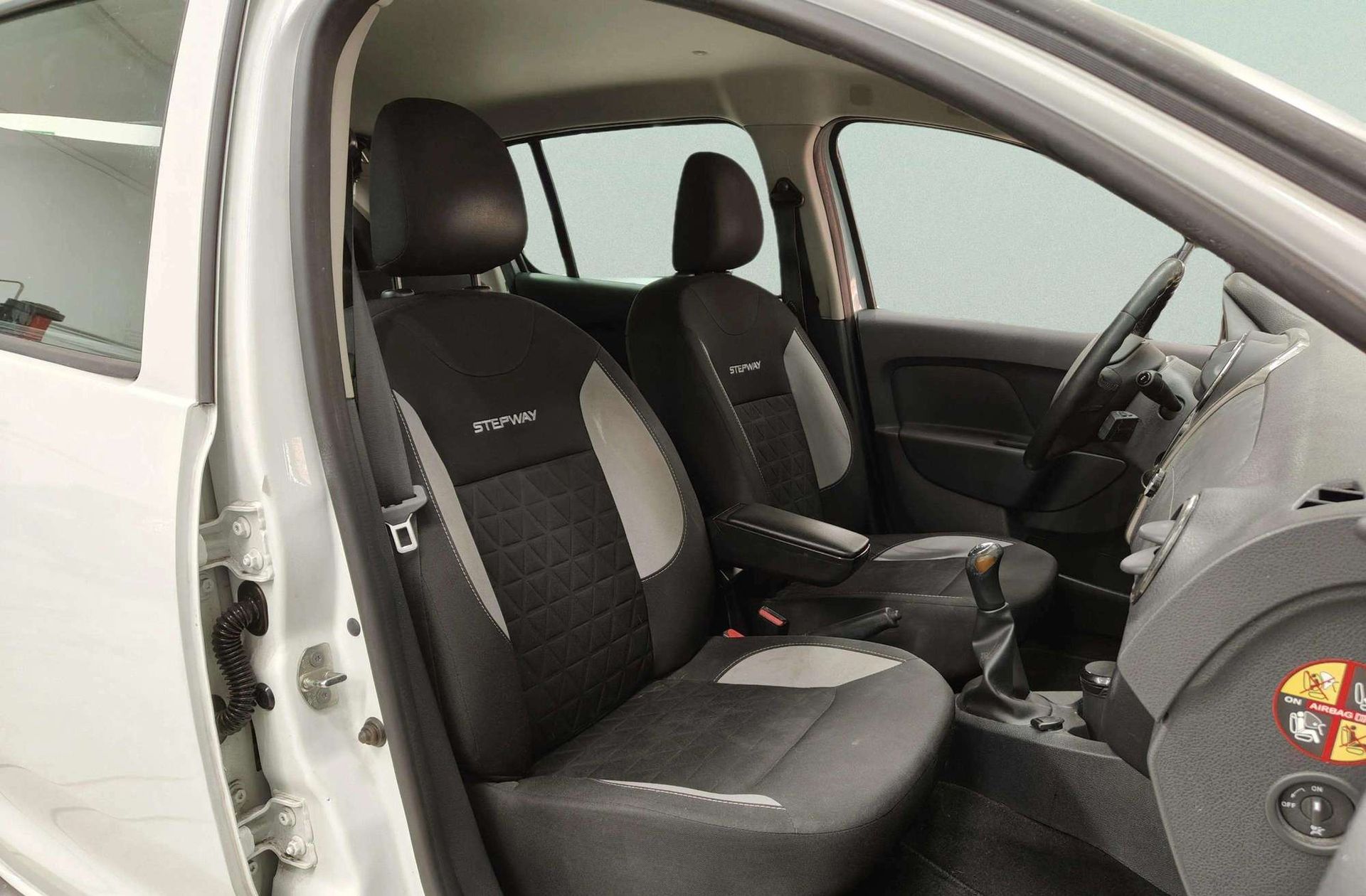Dacia Sandero Stepway TCe - foto 15