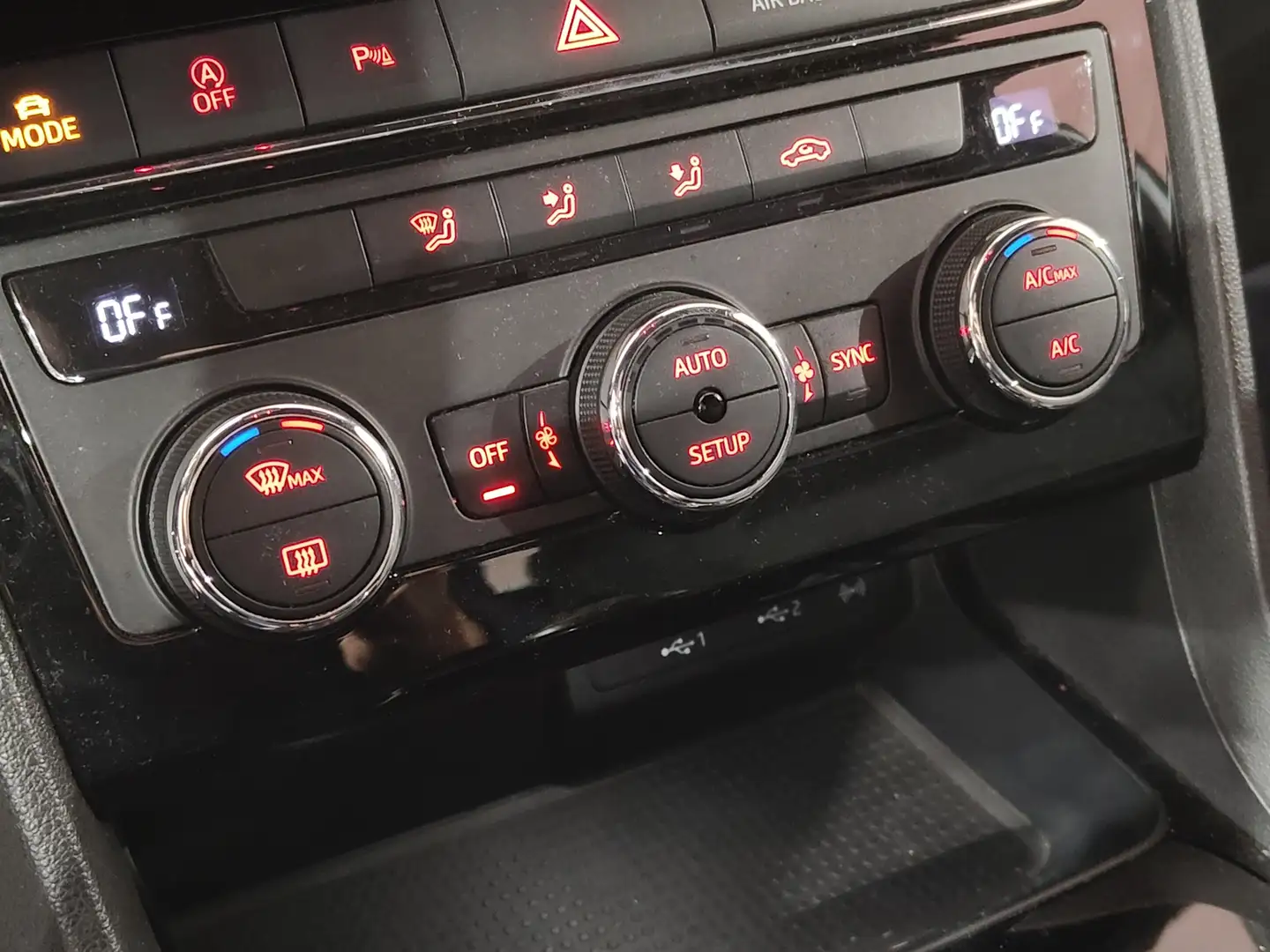 Foto Seat León SEAT León SC 2.0 TDI S&S FR Limited Edition (150 CV)