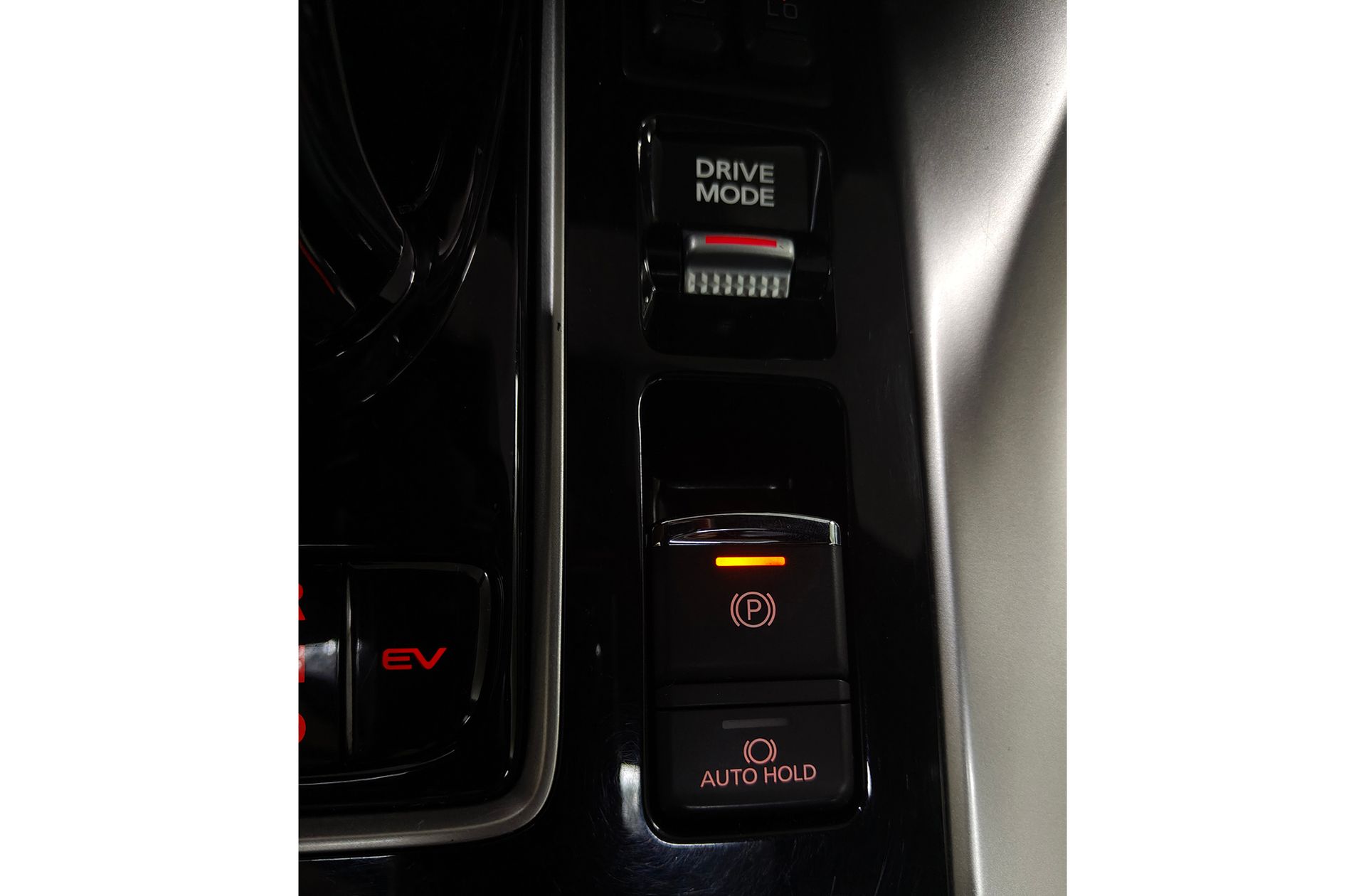 Mitsubishi Eclipse Cross 2.4 PHEV Kaiteki+ 4WD - foto 35