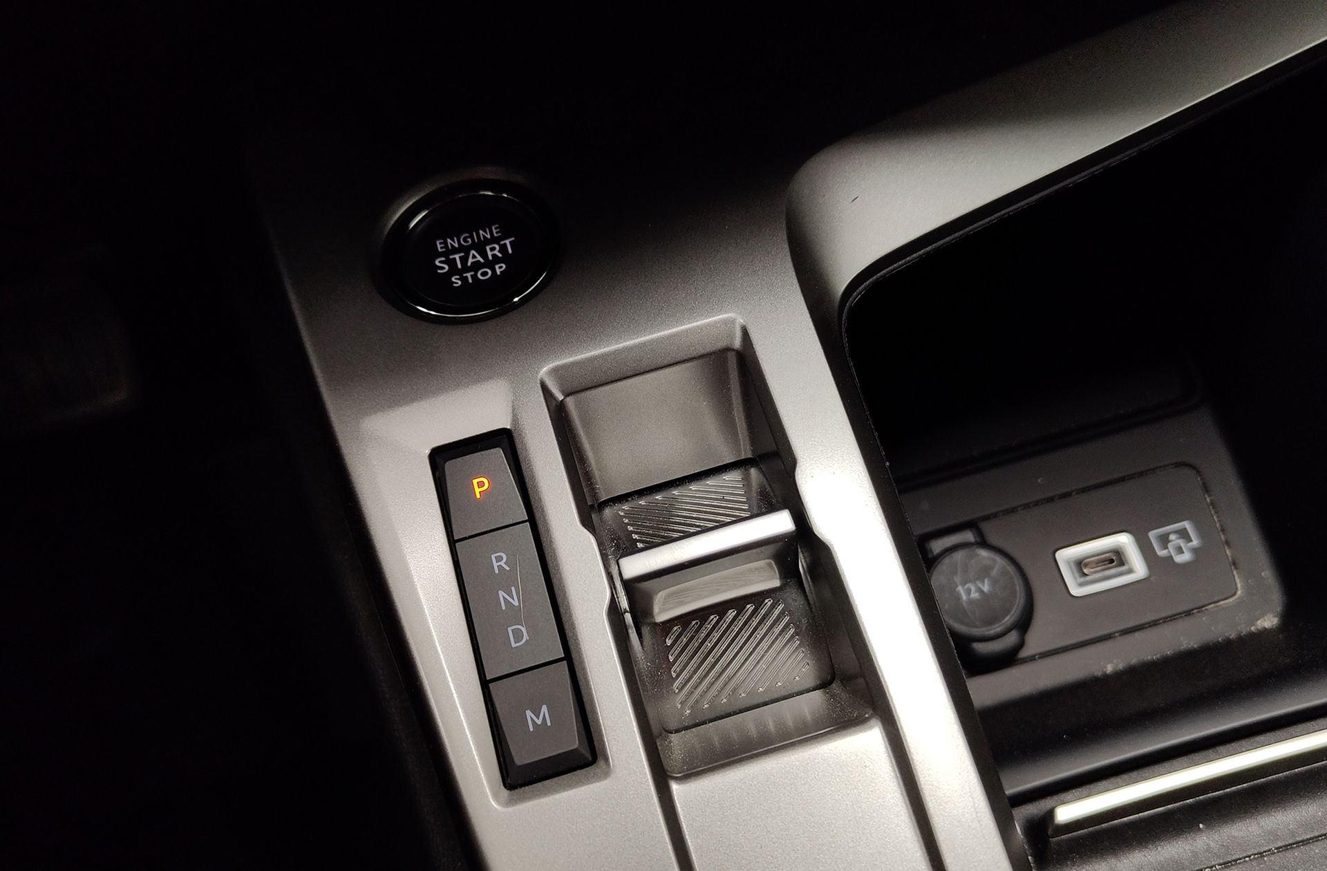 Peugeot 408 Allure Hybrid 145 eDCS6 - foto 5