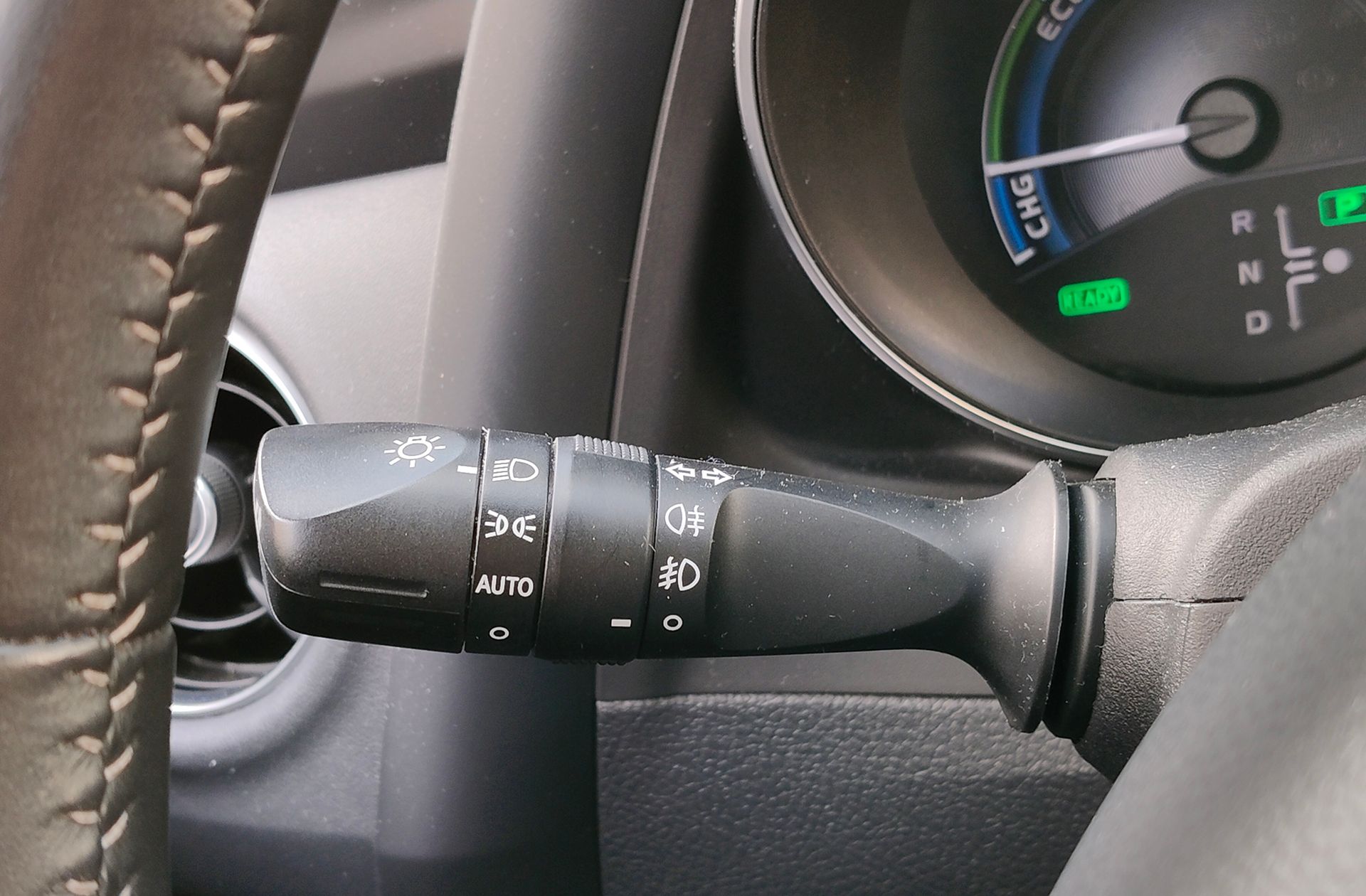 Toyota Auris 140H Hybrid Feel! - foto 29