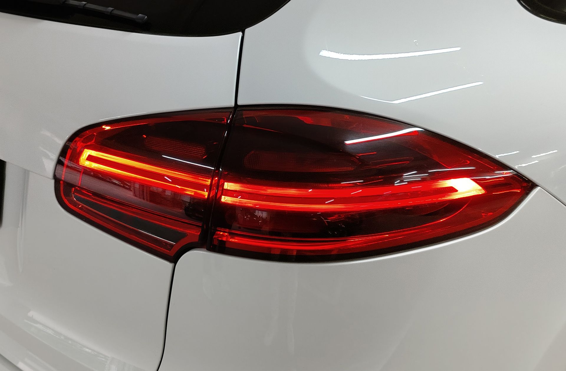 Porsche Cayenne S Platinum Edition - foto 22