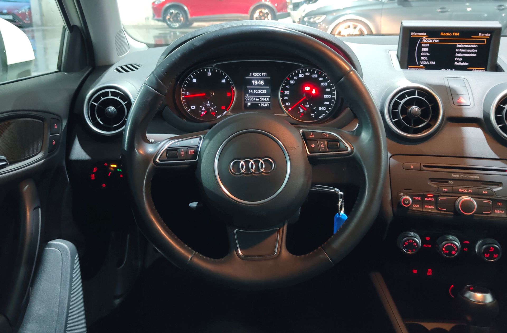 Audi A1 Attraction 1.6 TDI S tronic - foto 17
