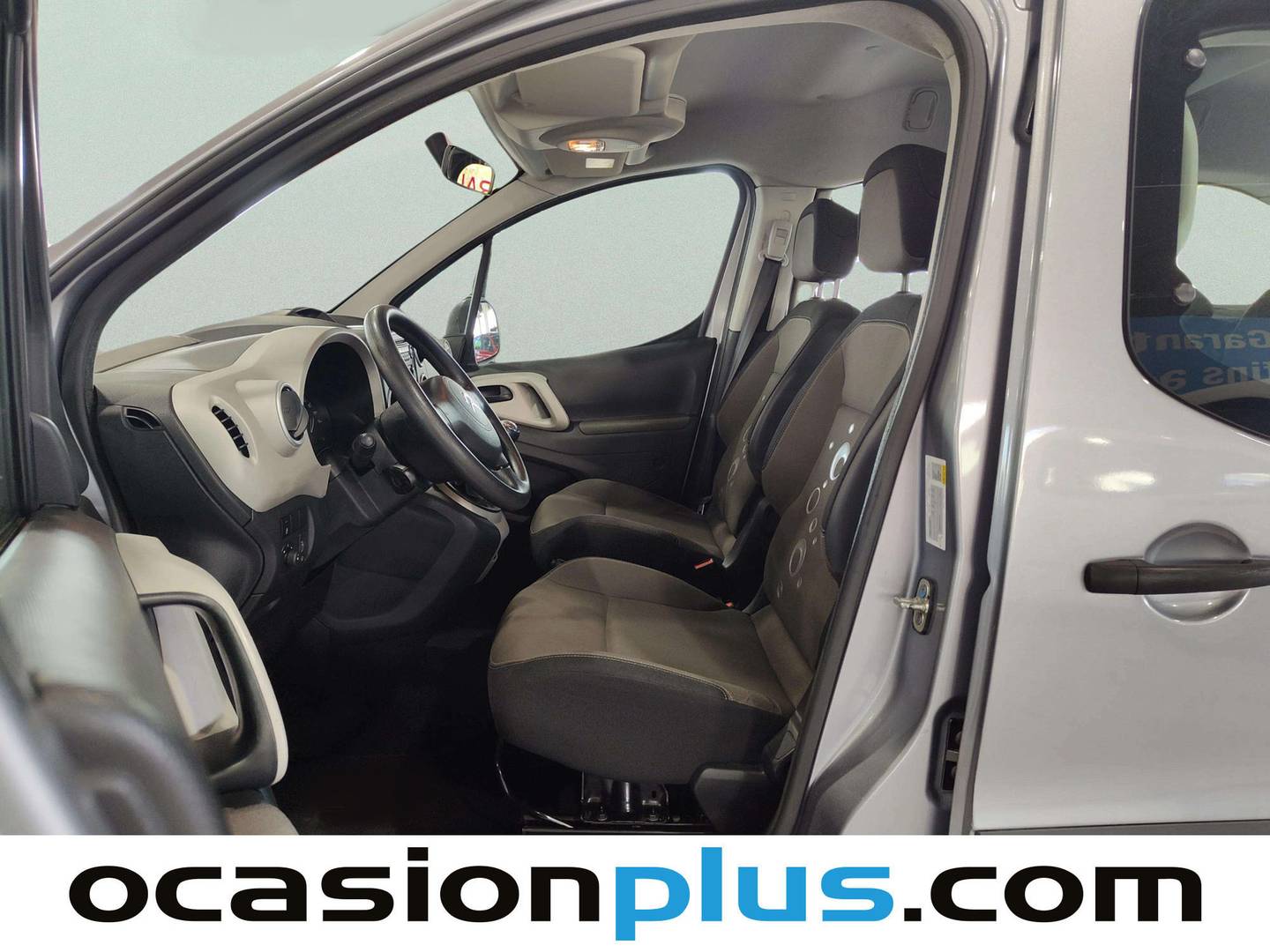 Foto asientos delanteros Citroën Berlingo Citroën Berlingo Combi BlueHDi 100 Multispace Live Edition 74 kW (100 CV)