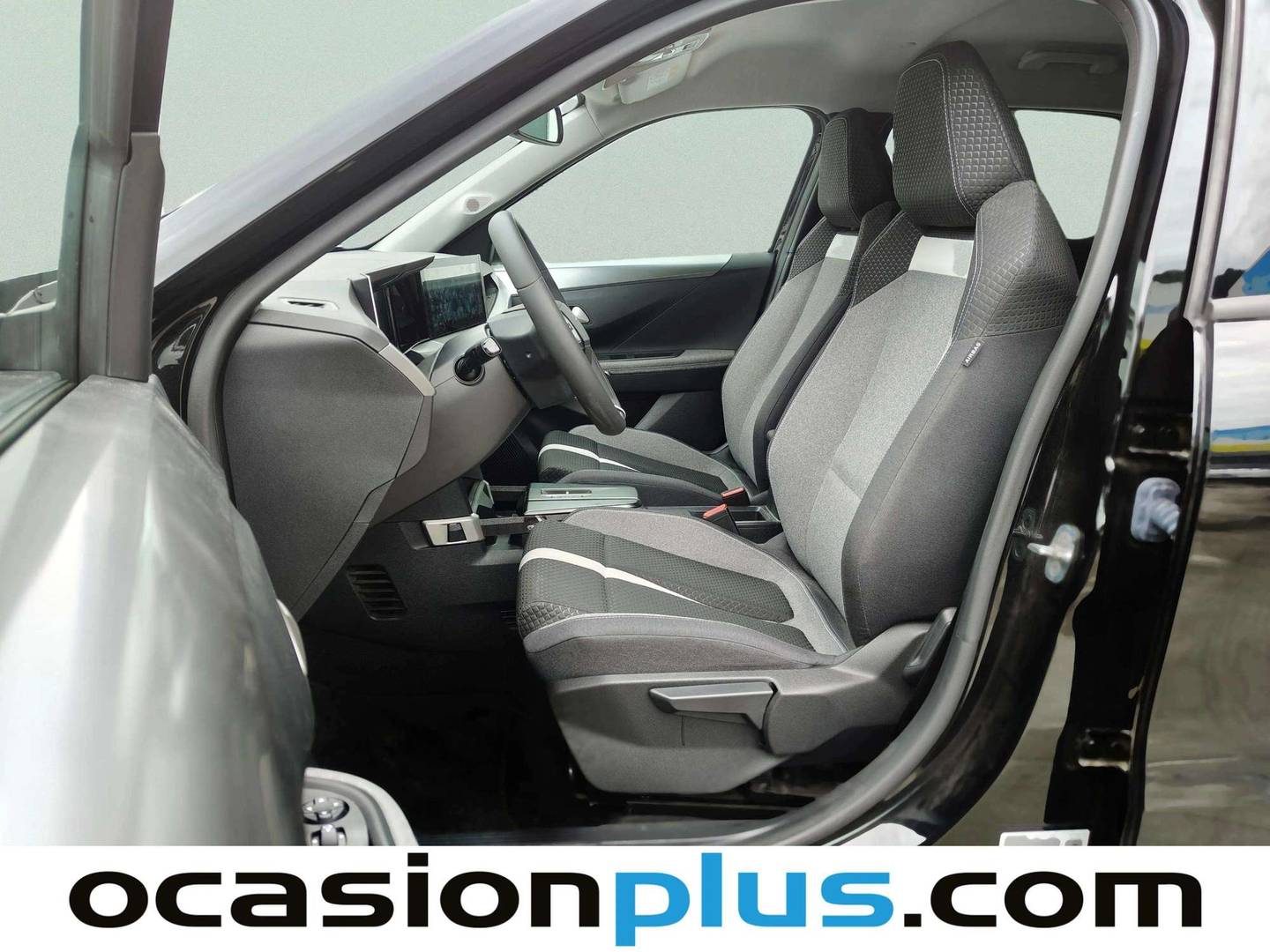 Foto asientos delanteros Opel Frontera Opel Frontera 1.2T XHT Hybrid eDCT6 GS (146 CV)