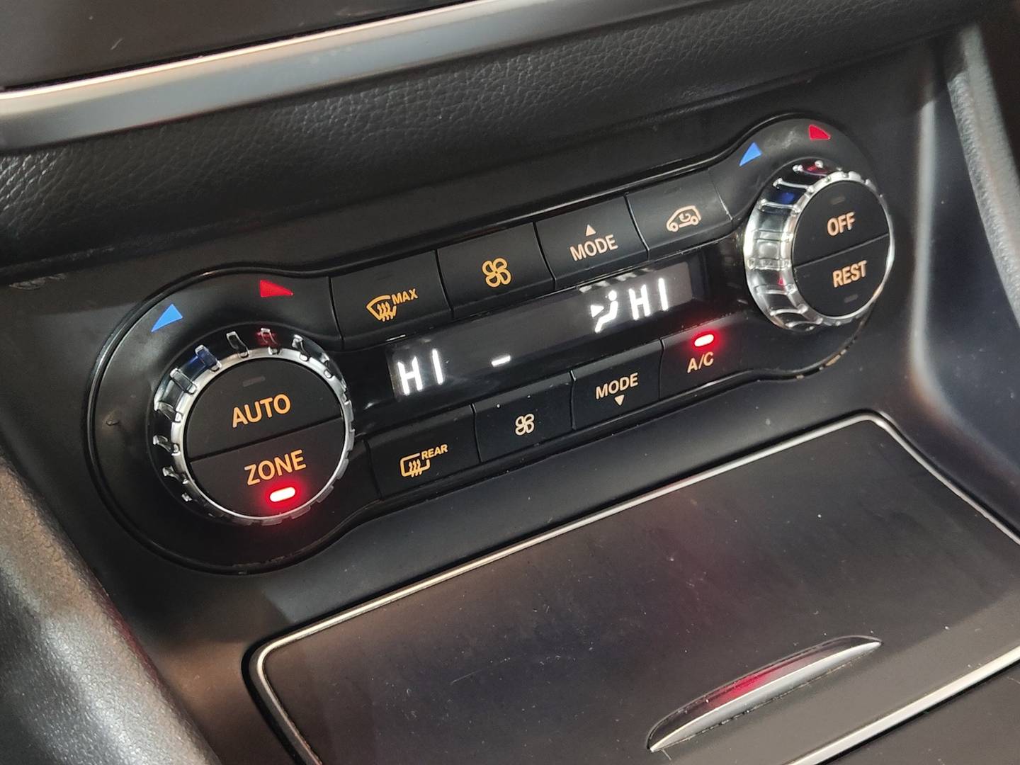 Foto Mercedes GLA Mercedes-Benz GLA 200 d Urban (136 CV) Pack AMG