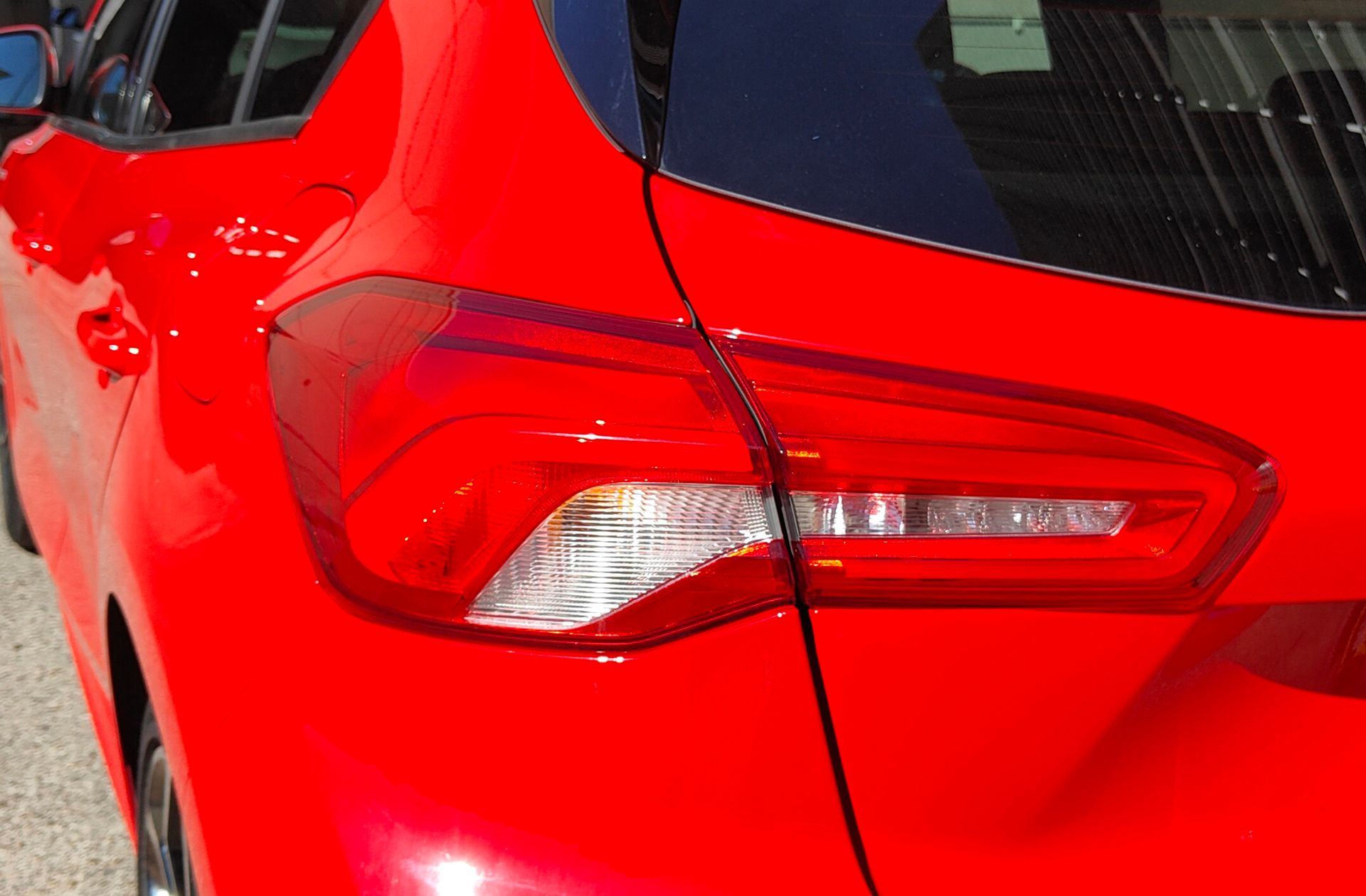 Ford Focus 1.0 EcoBoost ST-Line - foto 17