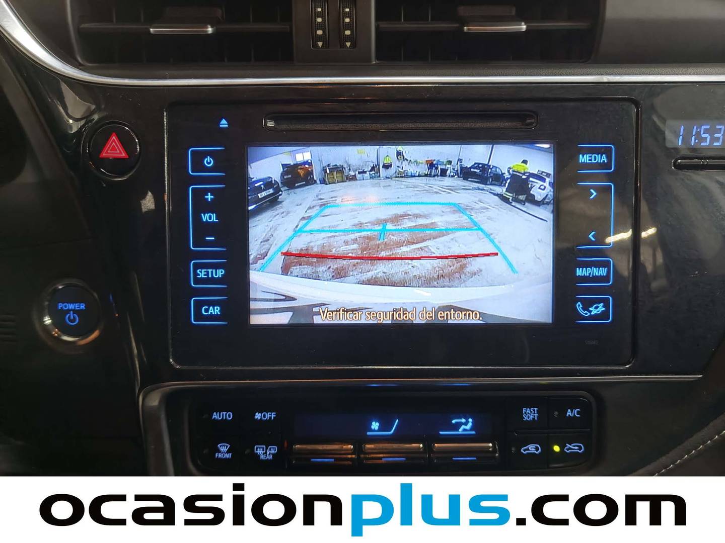 Equipamiento del Toyota Auris Toyota Auris 140H Hybrid Touring Sports Business (136 CV)