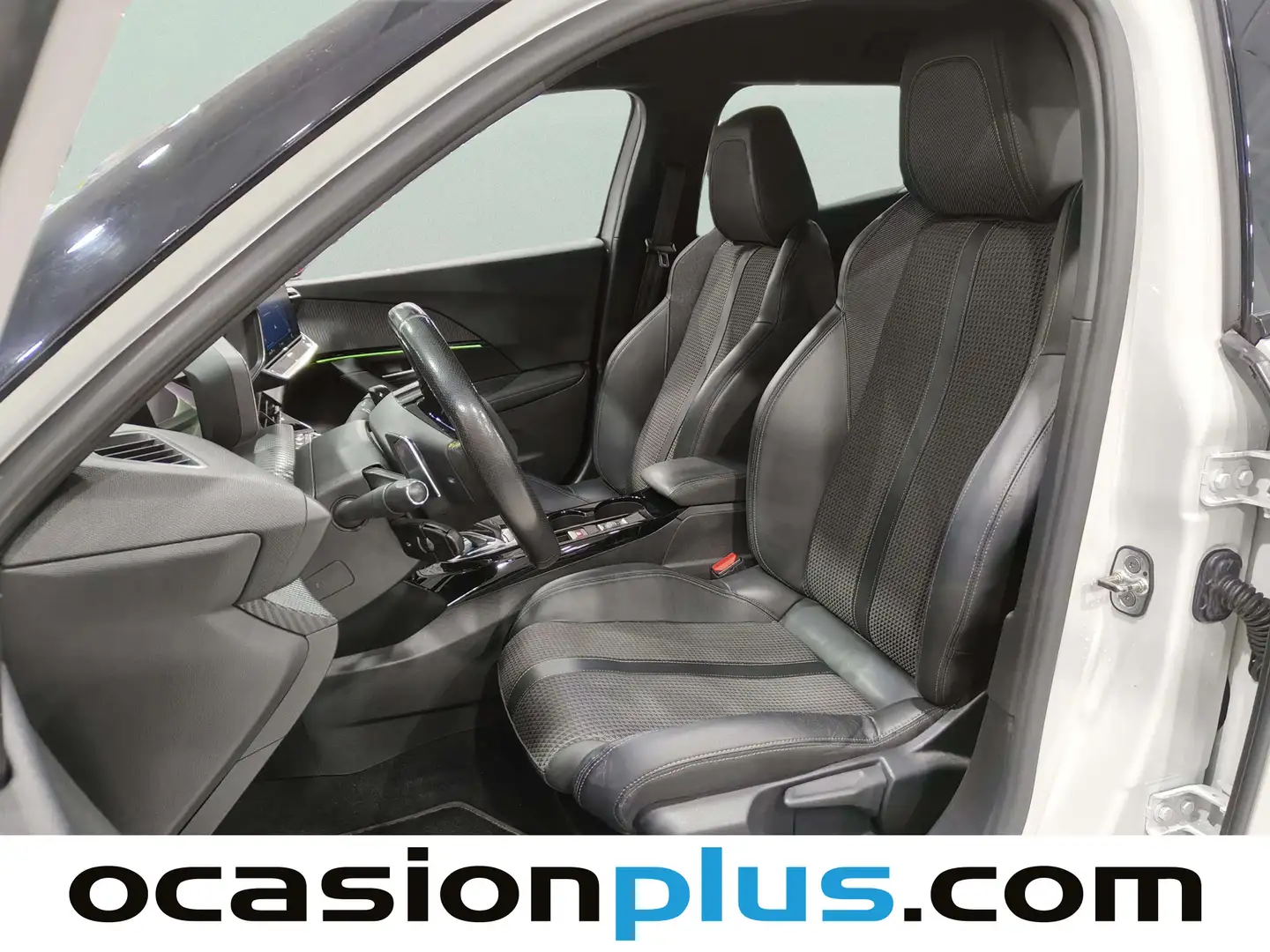 Foto Peugeot 2008 Peugeot 2008 BlueHDi 130 S&S GT Line EAT8 (130 CV)