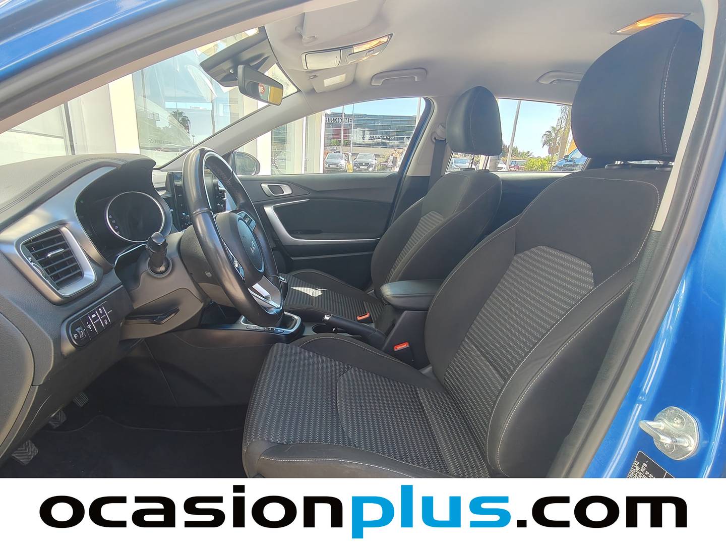 Foto asientos delanteros KIA Ceed KIA Ceed 1.6 MHEV iMT Drive (136 CV)