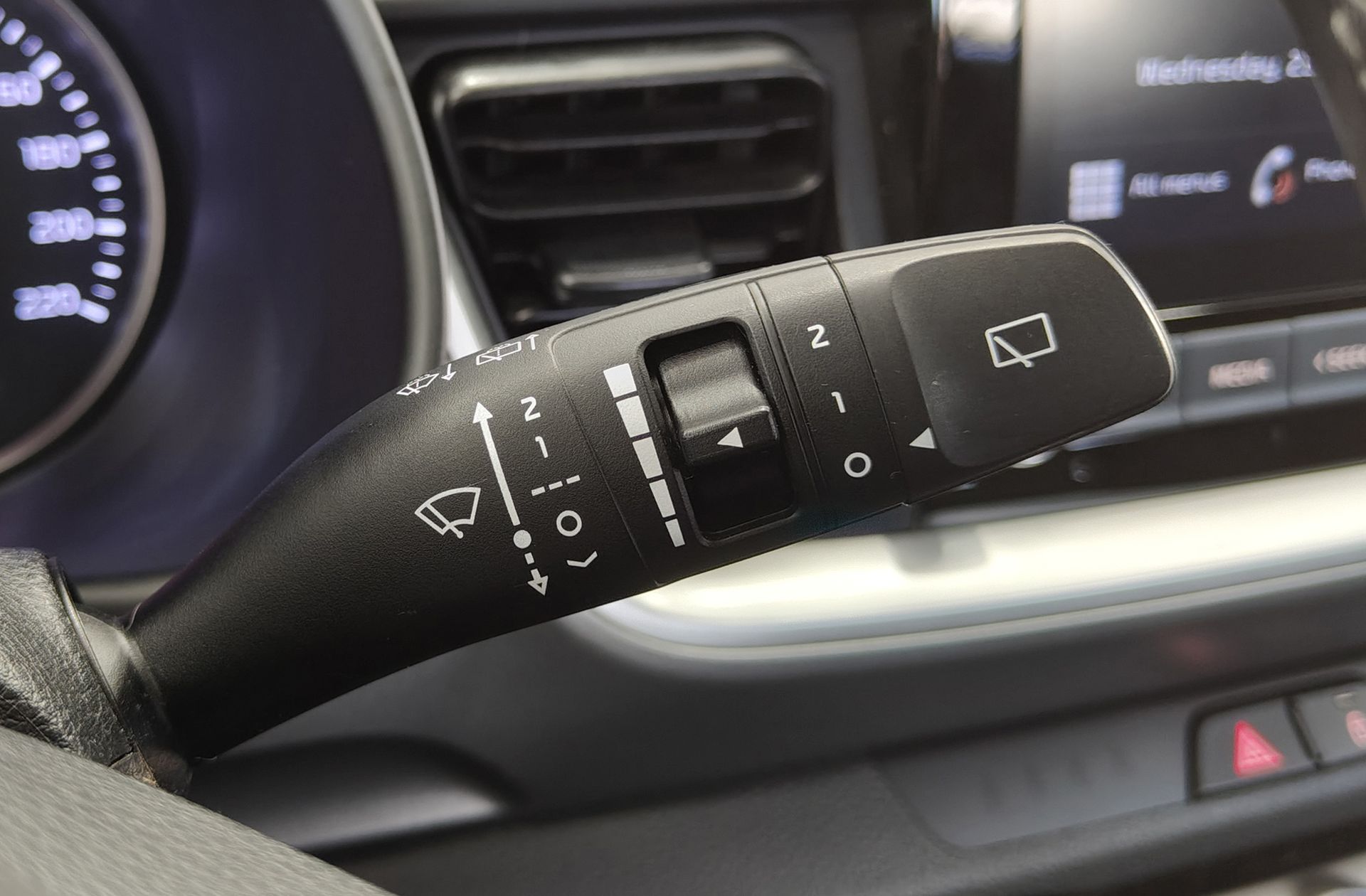 Kia Stonic 1.0 T-GDi MHEV iMT Concept - foto 24