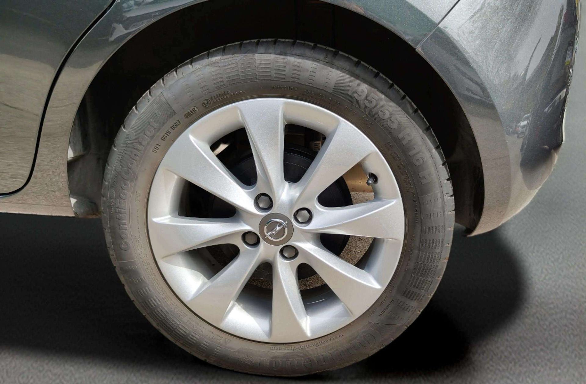 Opel Corsa 1.4 GLP Selective - foto 36