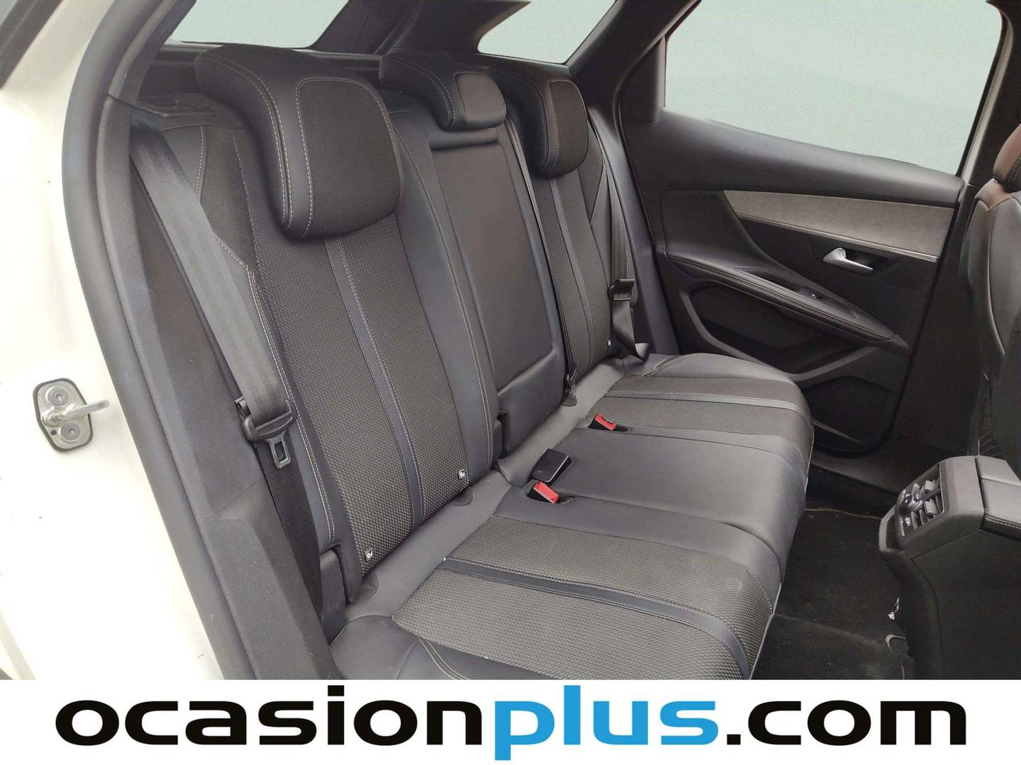 Foto Peugeot 3008 Peugeot 3008 PureTech 130 S&S GT EAT8 96 kW (130 CV)