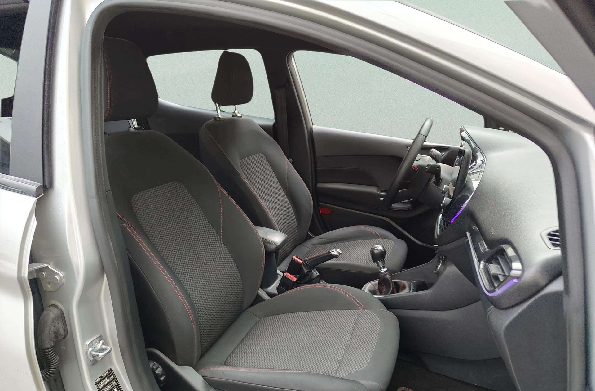 Ford Fiesta 1.0 EcoBoost ST-Line - foto 17