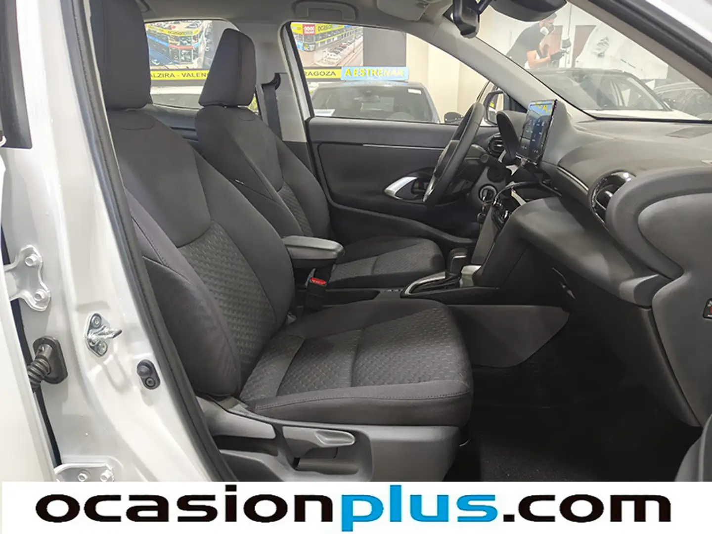 Foto Toyota Yaris Cross Toyota Yaris Cross 120H Business Plus (116 CV)