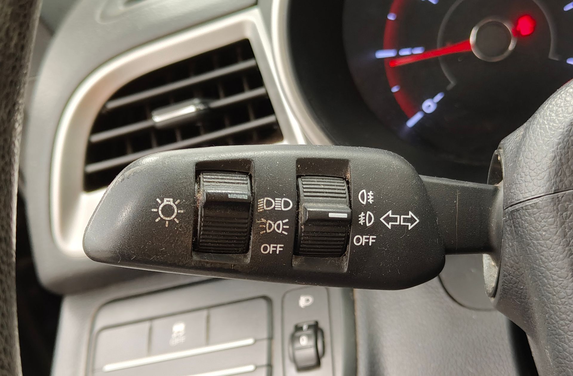 SsangYong Tivoli D16T Premium 4x2 - foto 19