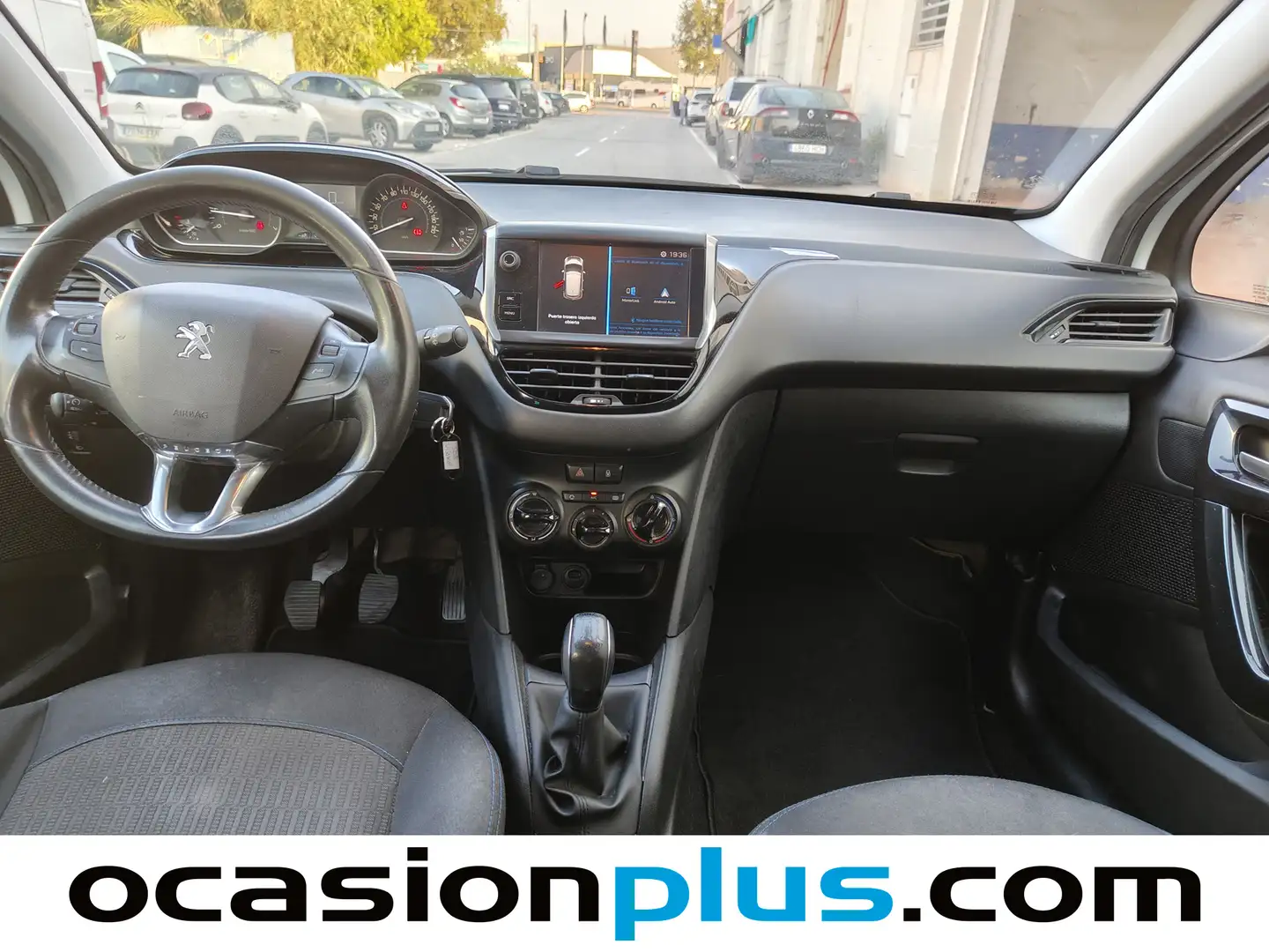 Foto Peugeot 208 Peugeot 208 PureTech Signature (82 CV)