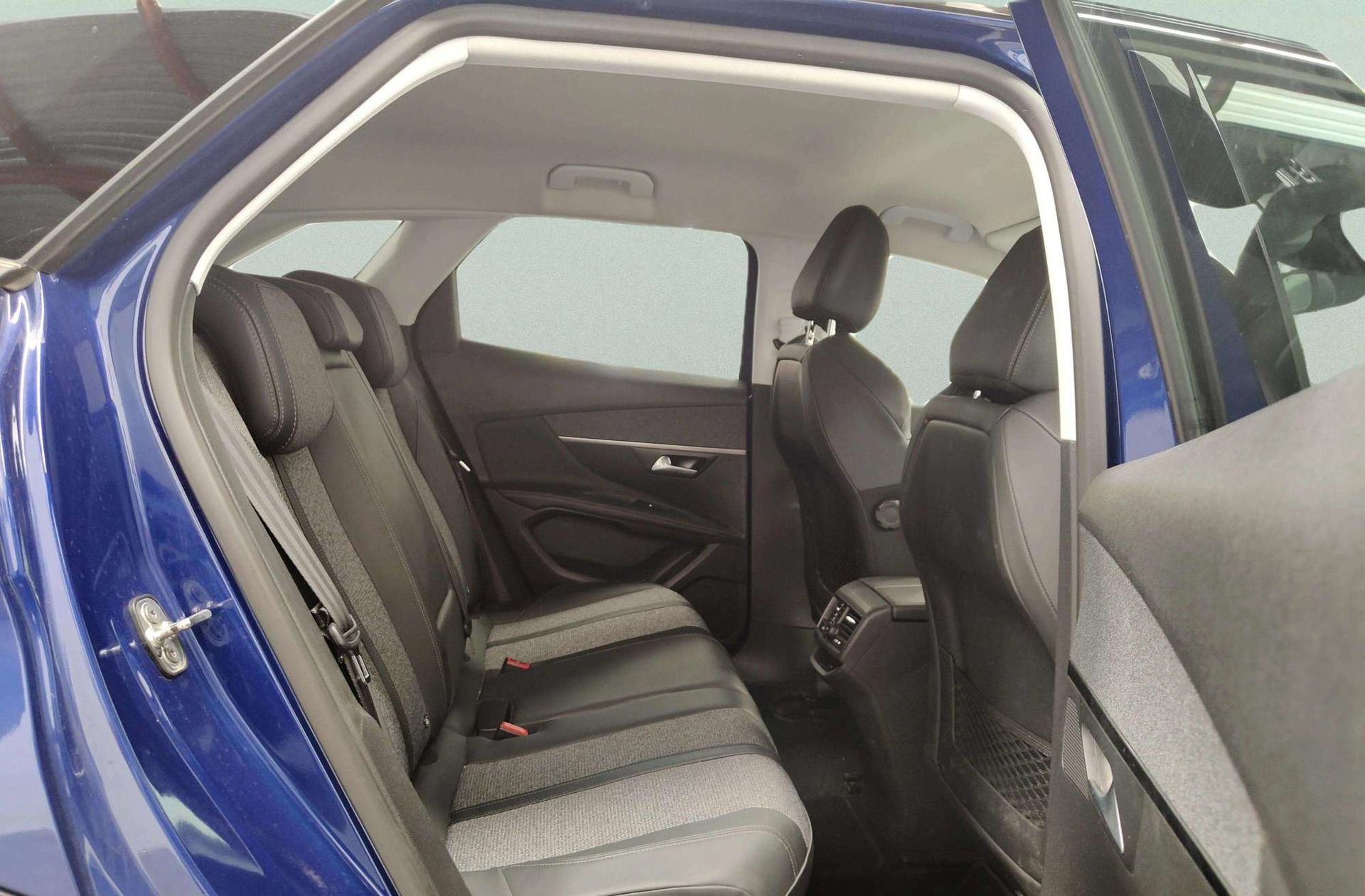 Peugeot 3008 PureTech 130 Allure EAT8 - foto 17