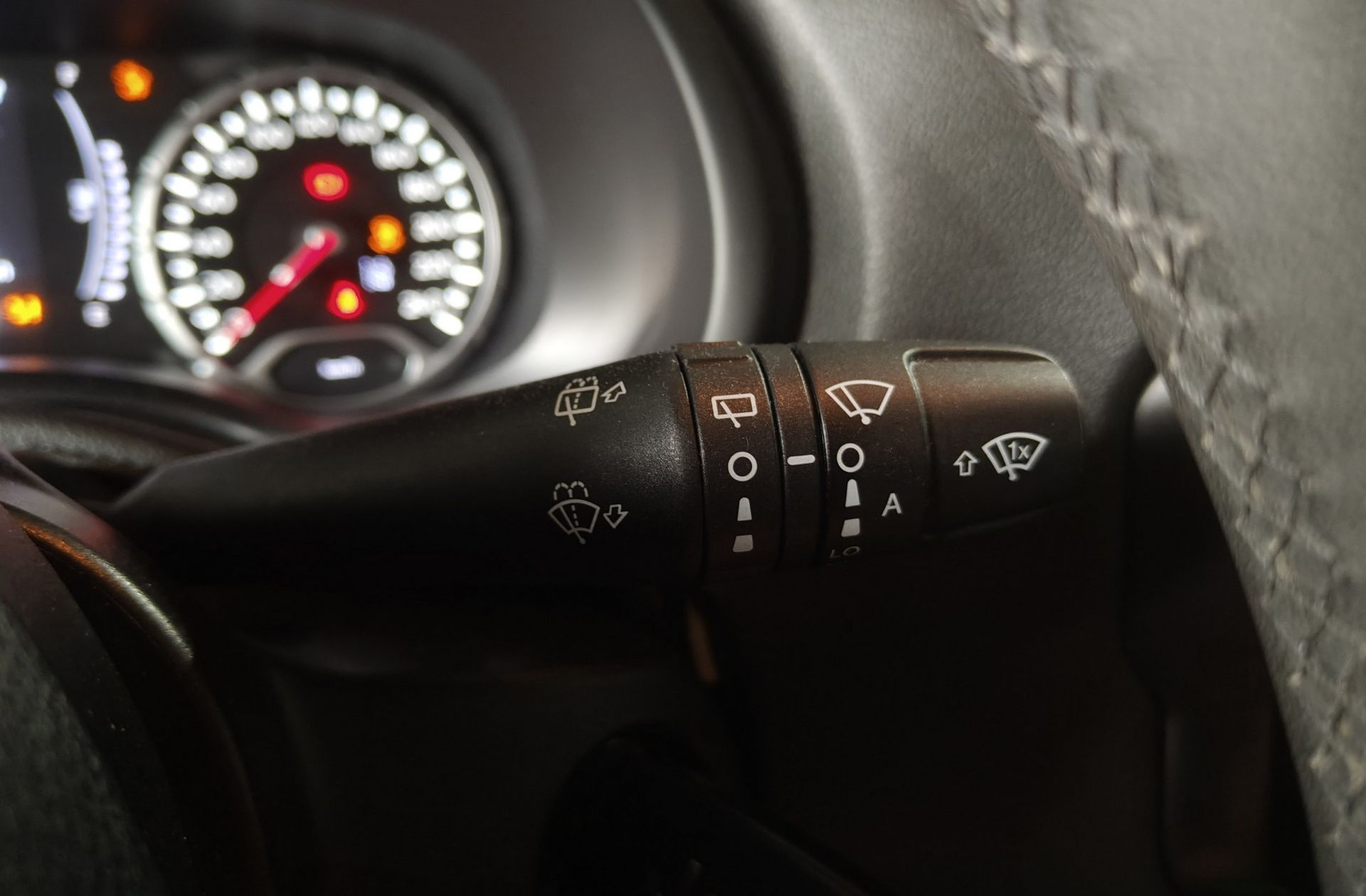 Jeep Renegade eHybrid Night Eagle ATX - foto 21