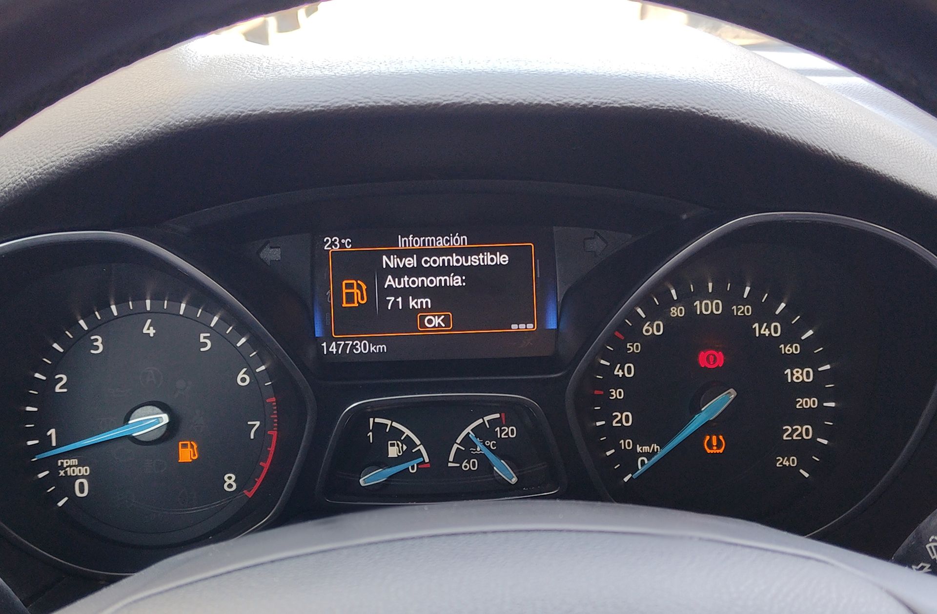 Ford Focus SportBreak 1.0 EcoBoost Business - foto 26
