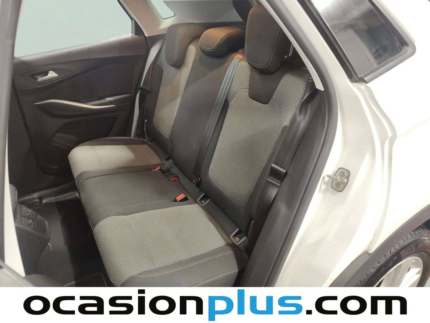 Foto asientos traseros Opel Grandland X Opel Grandland X 1.2 Turbo Selective (130 CV)