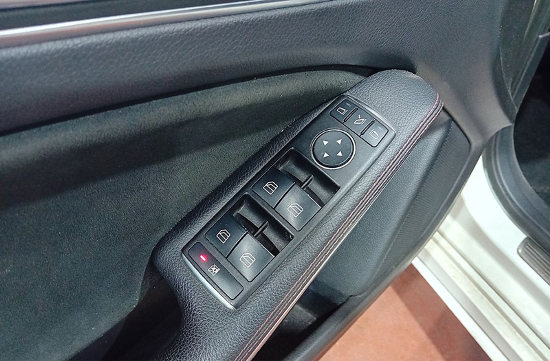 Mercedes-Benz Clase A 180 Pack AMG - foto 23