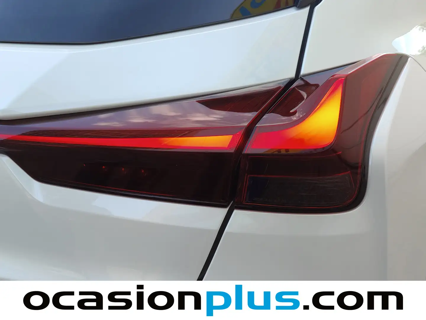 Foto Lexus UX Lexus UX 250h Business 2WD (184 CV)