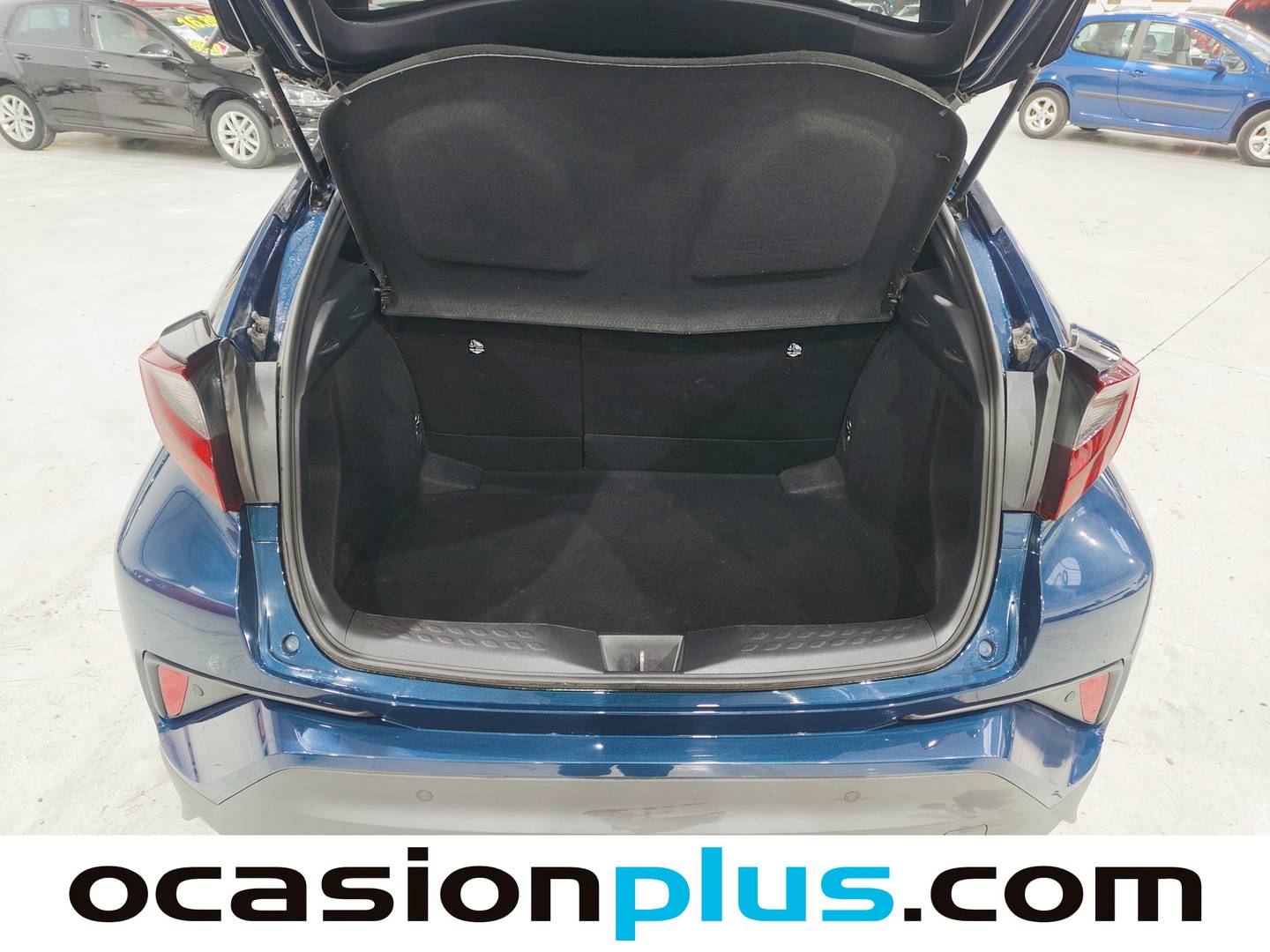 Foto Toyota C-HR Toyota C-HR 1.8 125H Advance (122 CV)