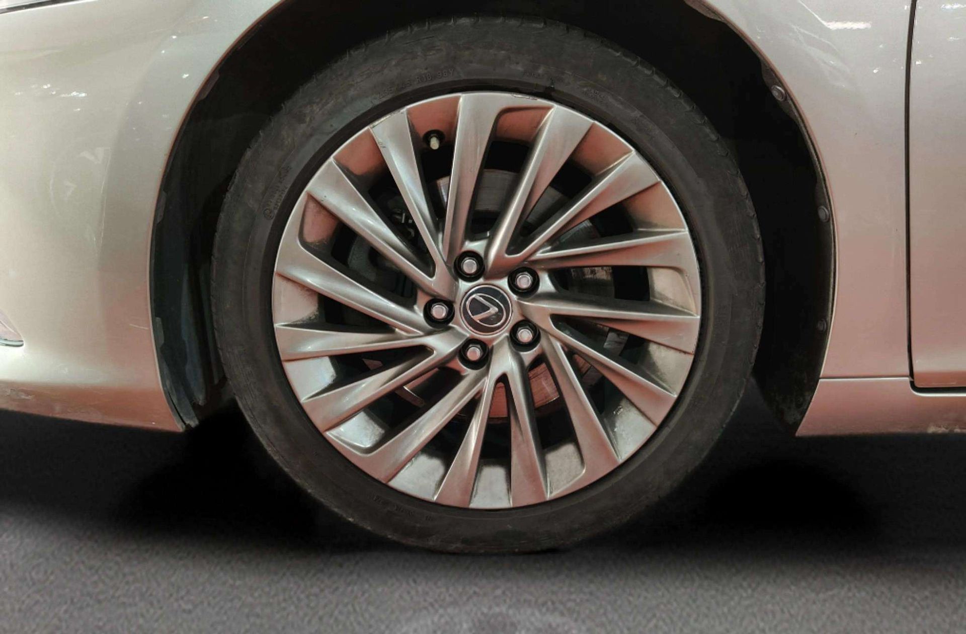 Lexus ES 300h Luxury - foto 50