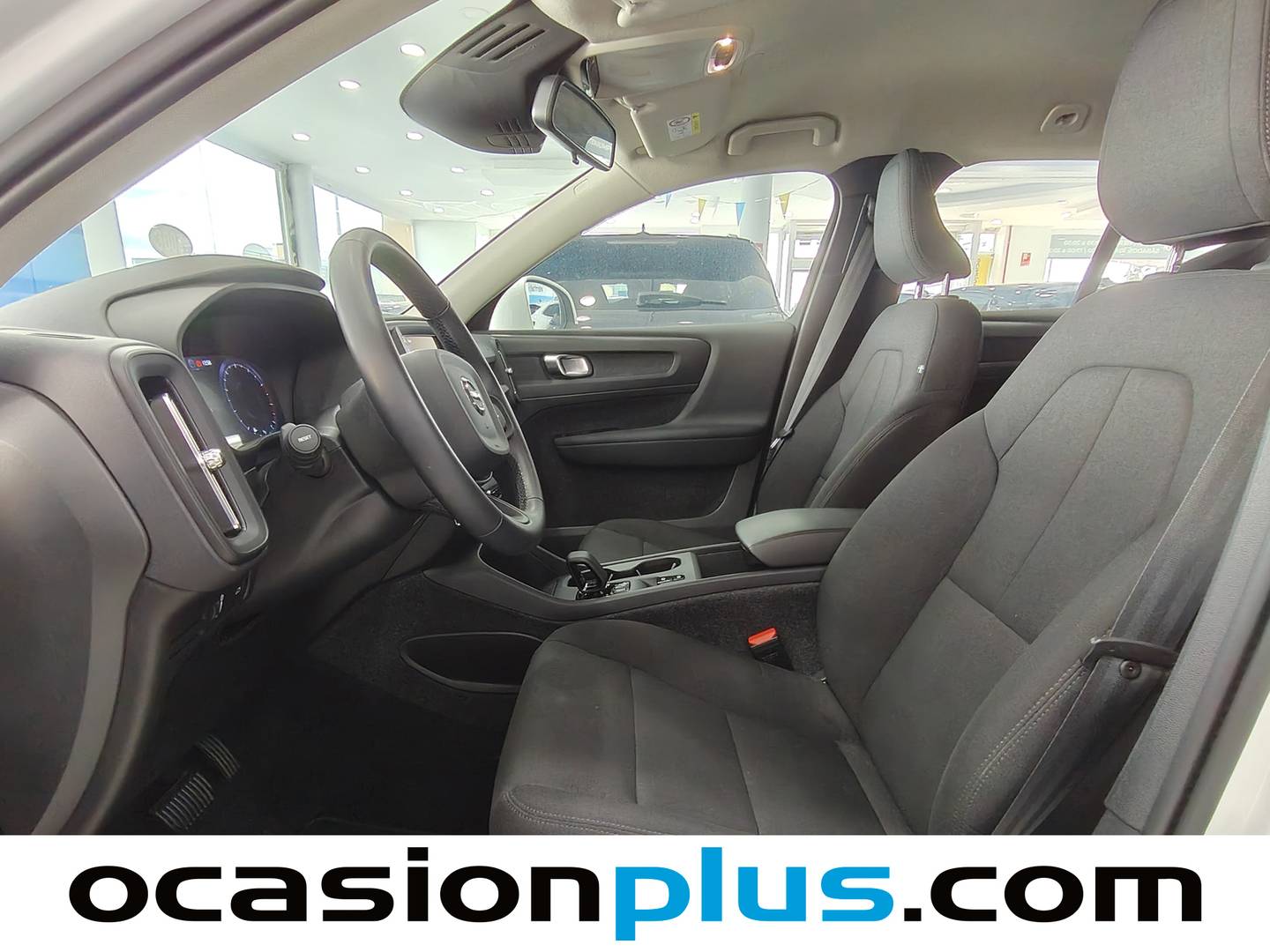 Foto Volvo XC40 Volvo XC40 T2 Momentum Core Auto (129 CV)