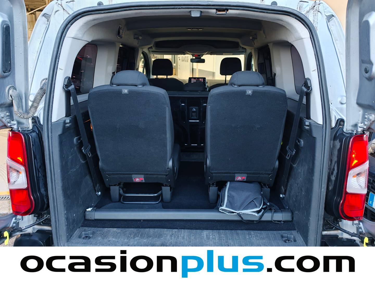 Foto Citroën Berlingo Citroën Berlingo BlueHDi 130 S&S Talla XL Feel EAT8 (130 CV) 7 Plazas siete plazas