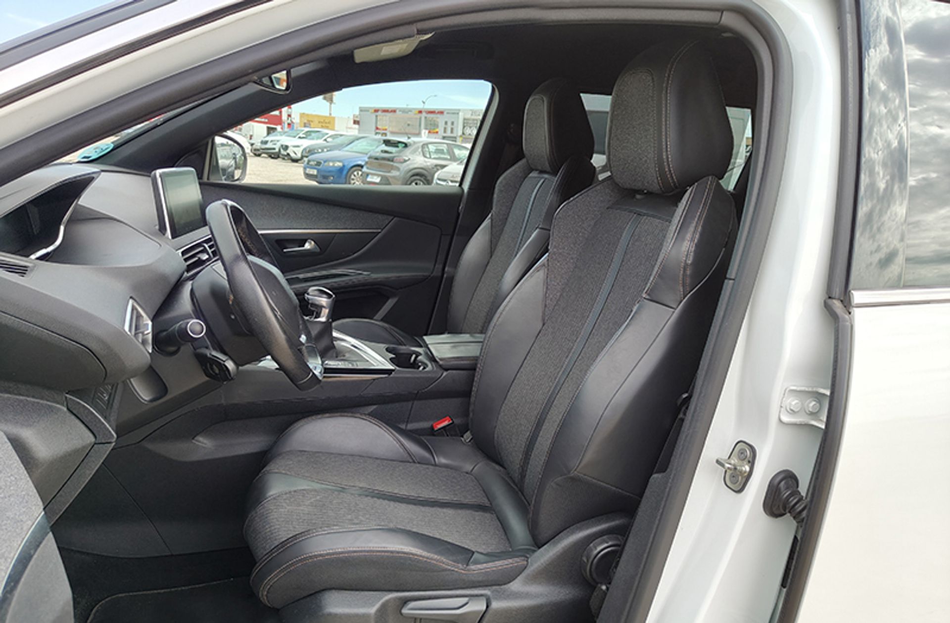 Peugeot 5008 BlueHDi 150 GT Line 7 plazas - foto 12