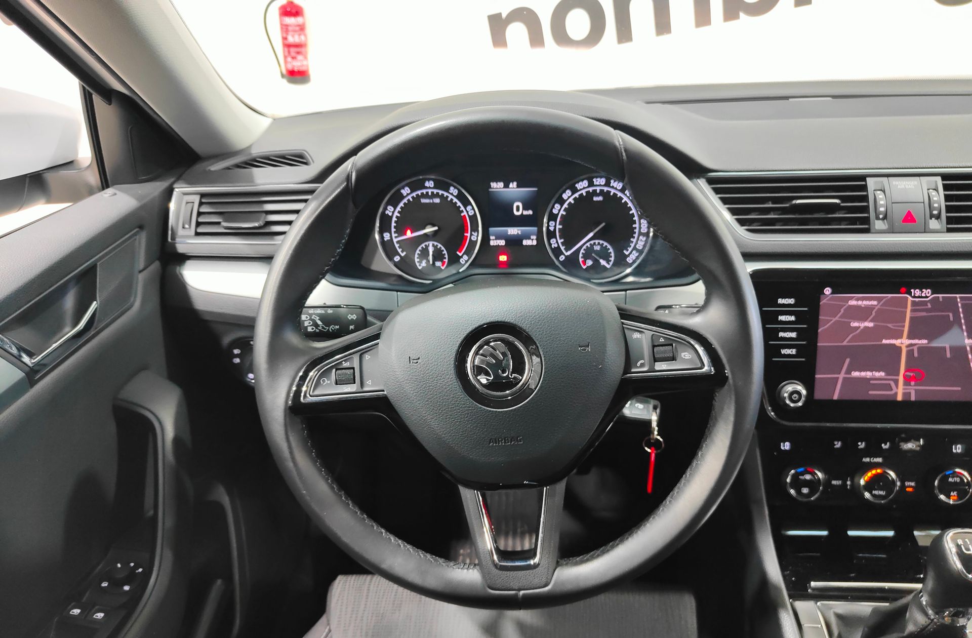 Škoda Superb 1.4 TSI Ambition - foto 22