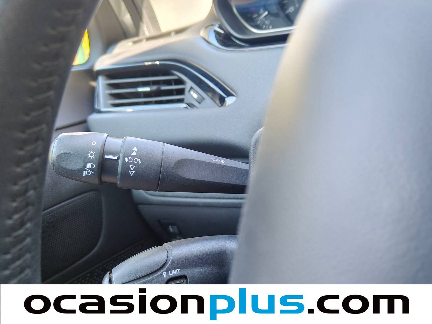 Equipamiento del Peugeot 208 Peugeot 208 PureTech 82 S&S Active (82 CV)
