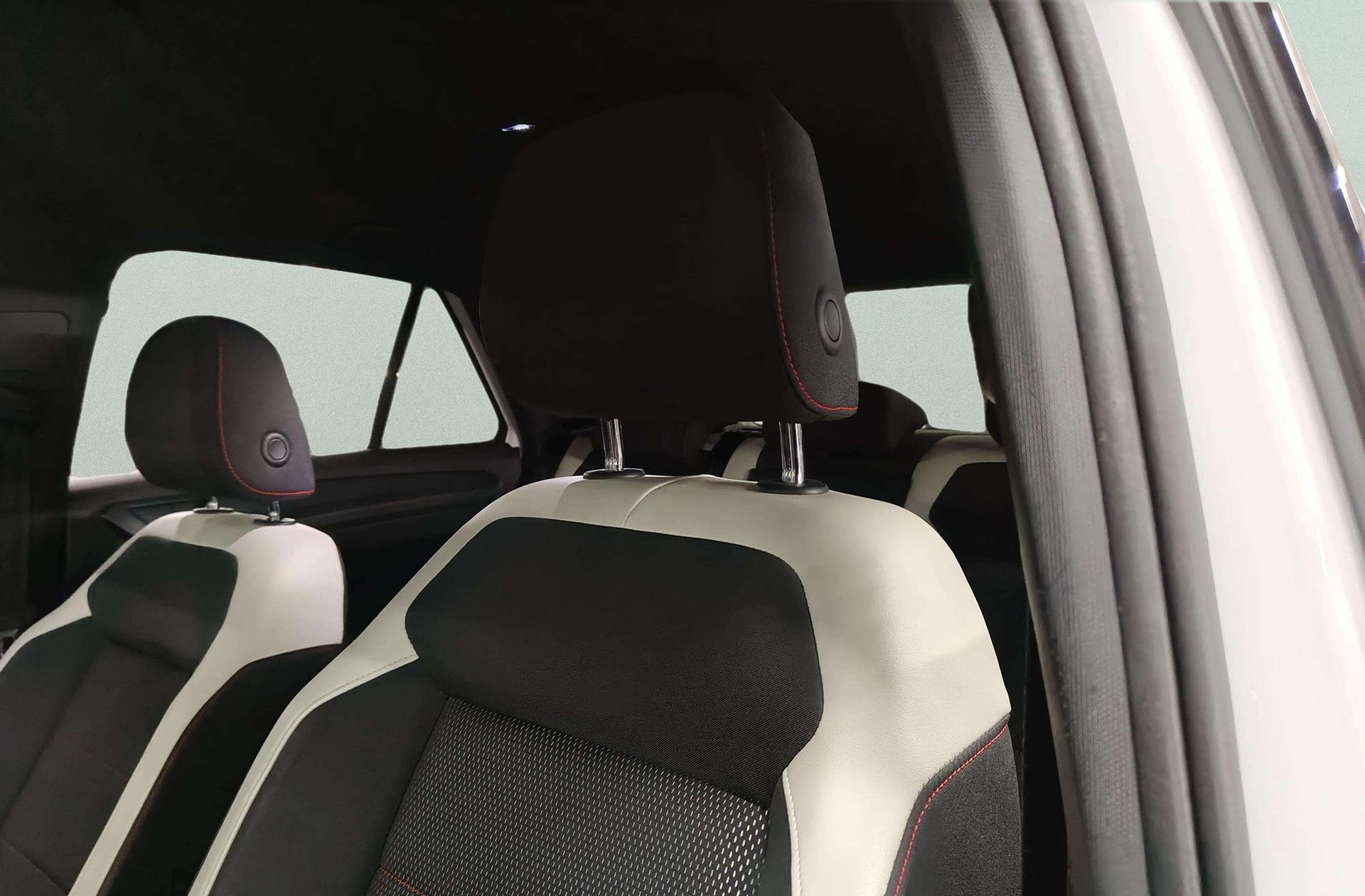 Volkswagen T-Roc Sport 1.6 TDI - foto 7