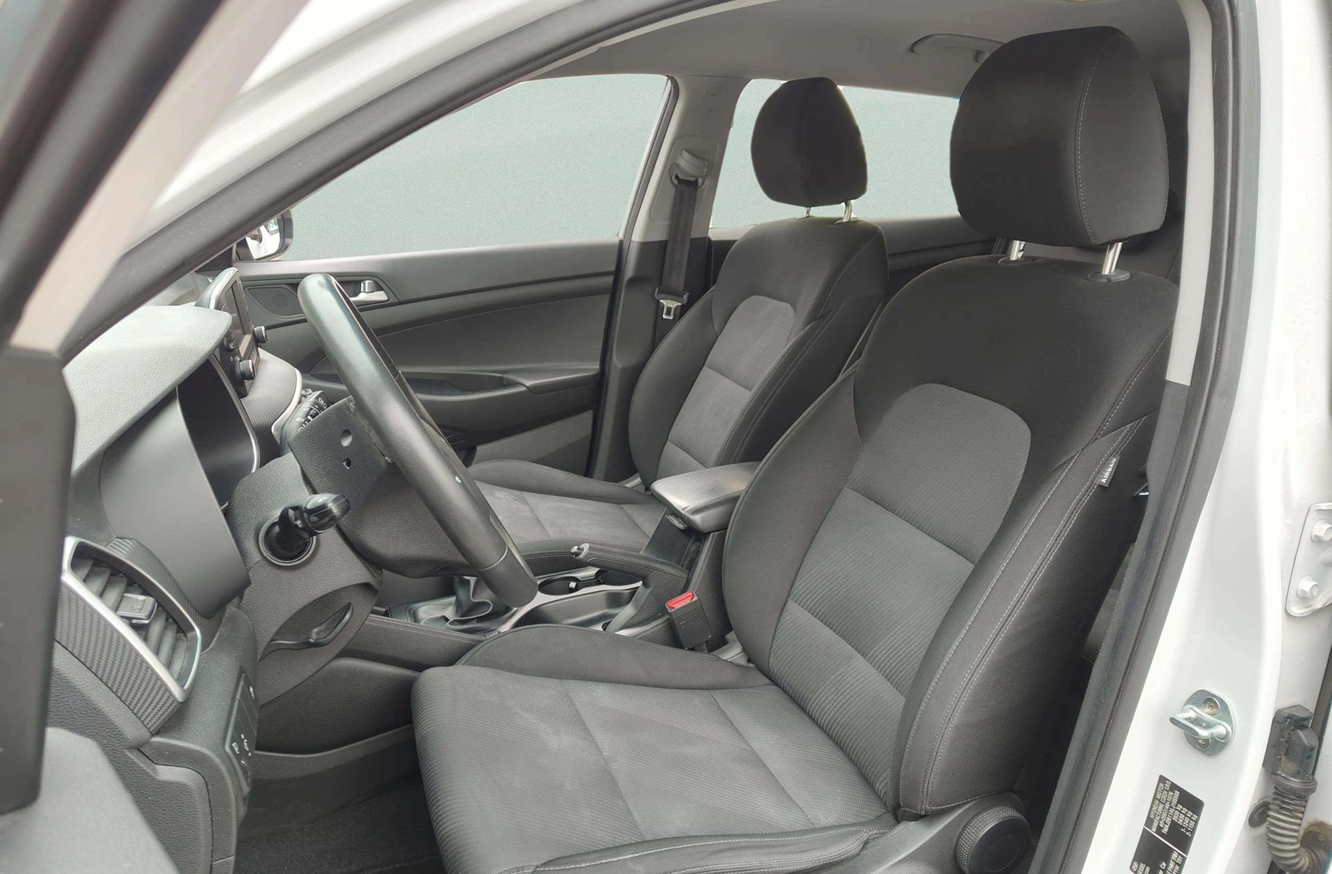 Hyundai Tucson 1.6 GDI BE Essence 4x2 - foto 8