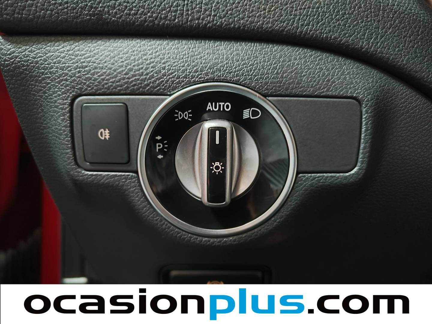 Foto Mercedes GLA Mercedes-Benz GLA 200 d  (136 CV) Pack AMG