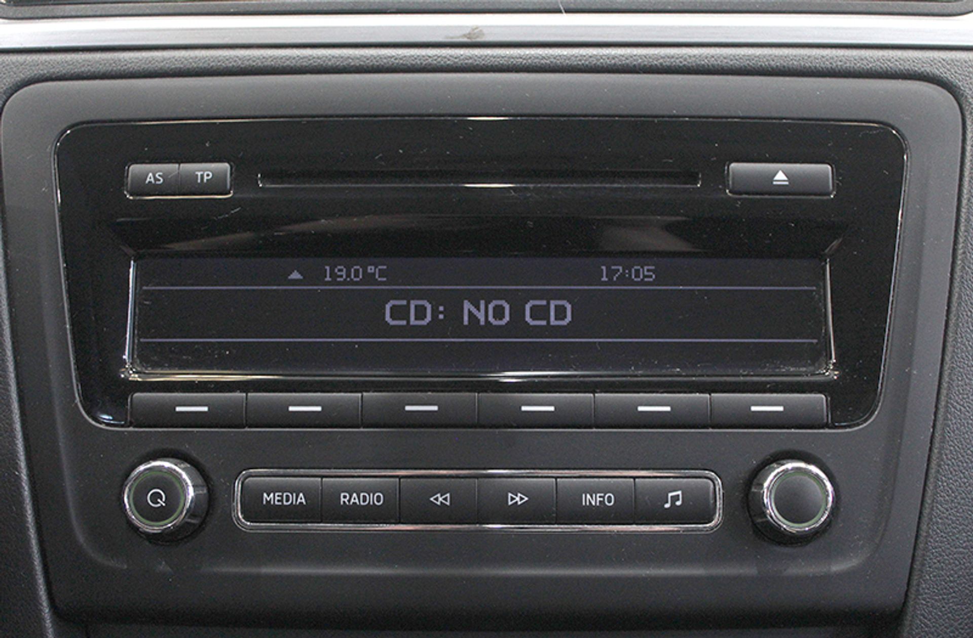 Škoda Rapid Spaceback 1.6 TDI CR Ambition - foto 9