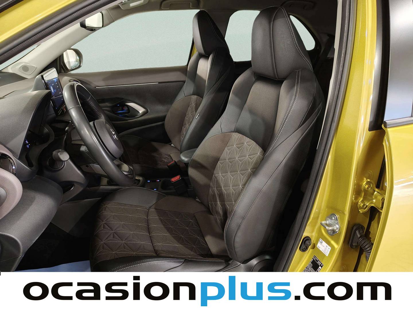 Foto asientos delanteros Toyota Yaris Cross Toyota Yaris Cross 120H Style (116 CV)